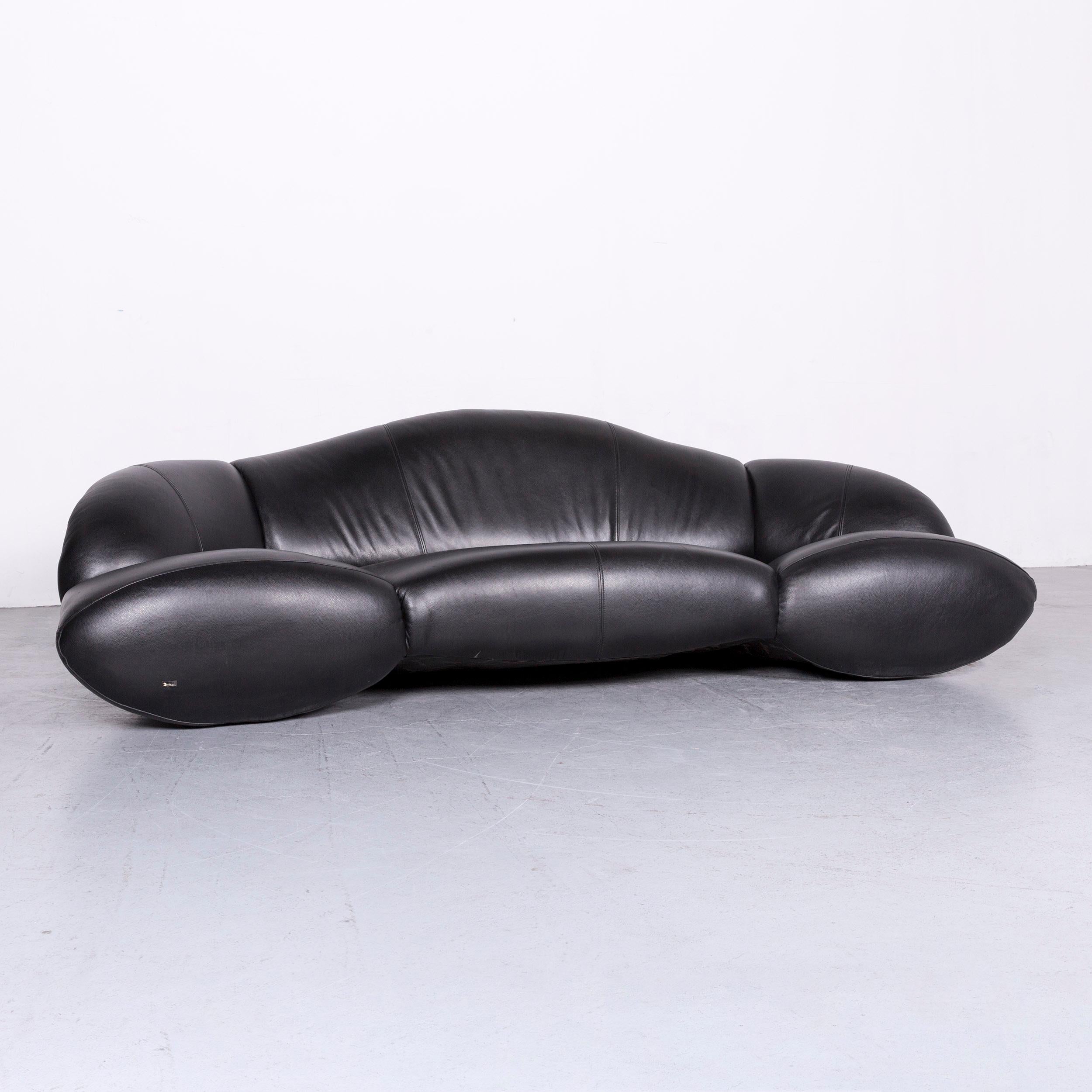We bring to you a Bretz Mumba designer leather sofa black three-seat couch.

















