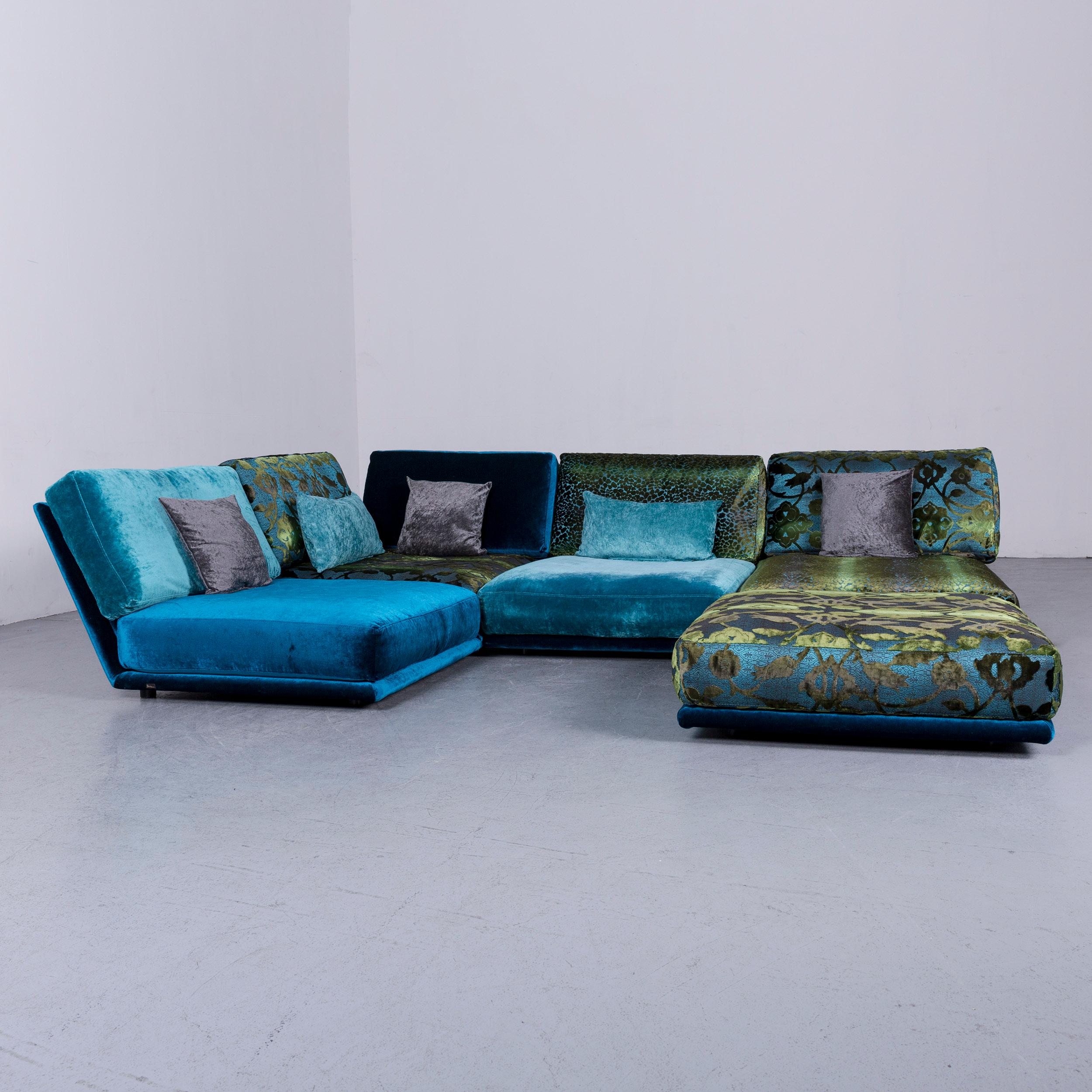 Allemand Canapé d'angle Bretz Napali de designer en velours bleu turquoise avec pochette moderne en vente