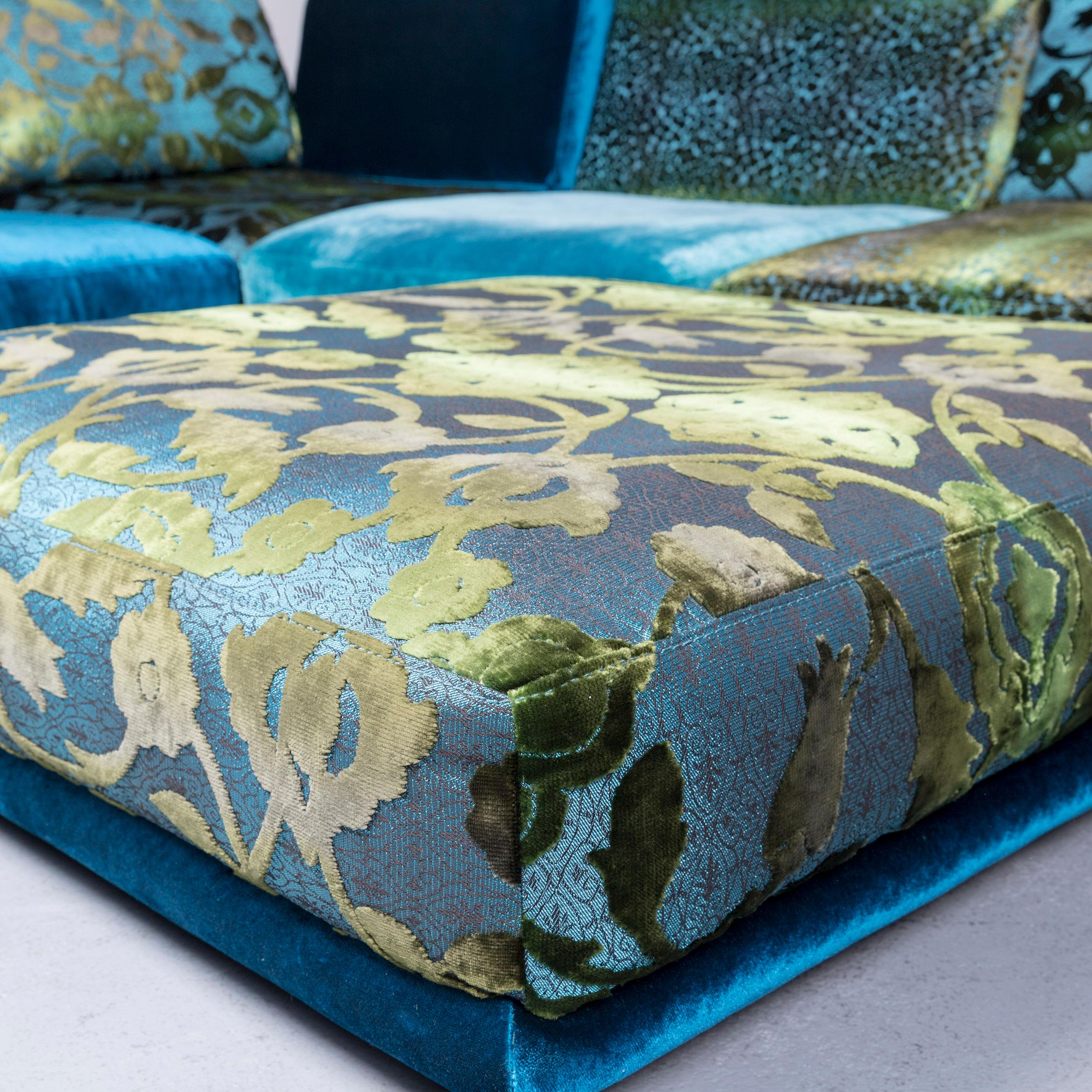 Canapé d'angle Bretz Napali de designer en velours bleu turquoise avec pochette moderne en vente 2