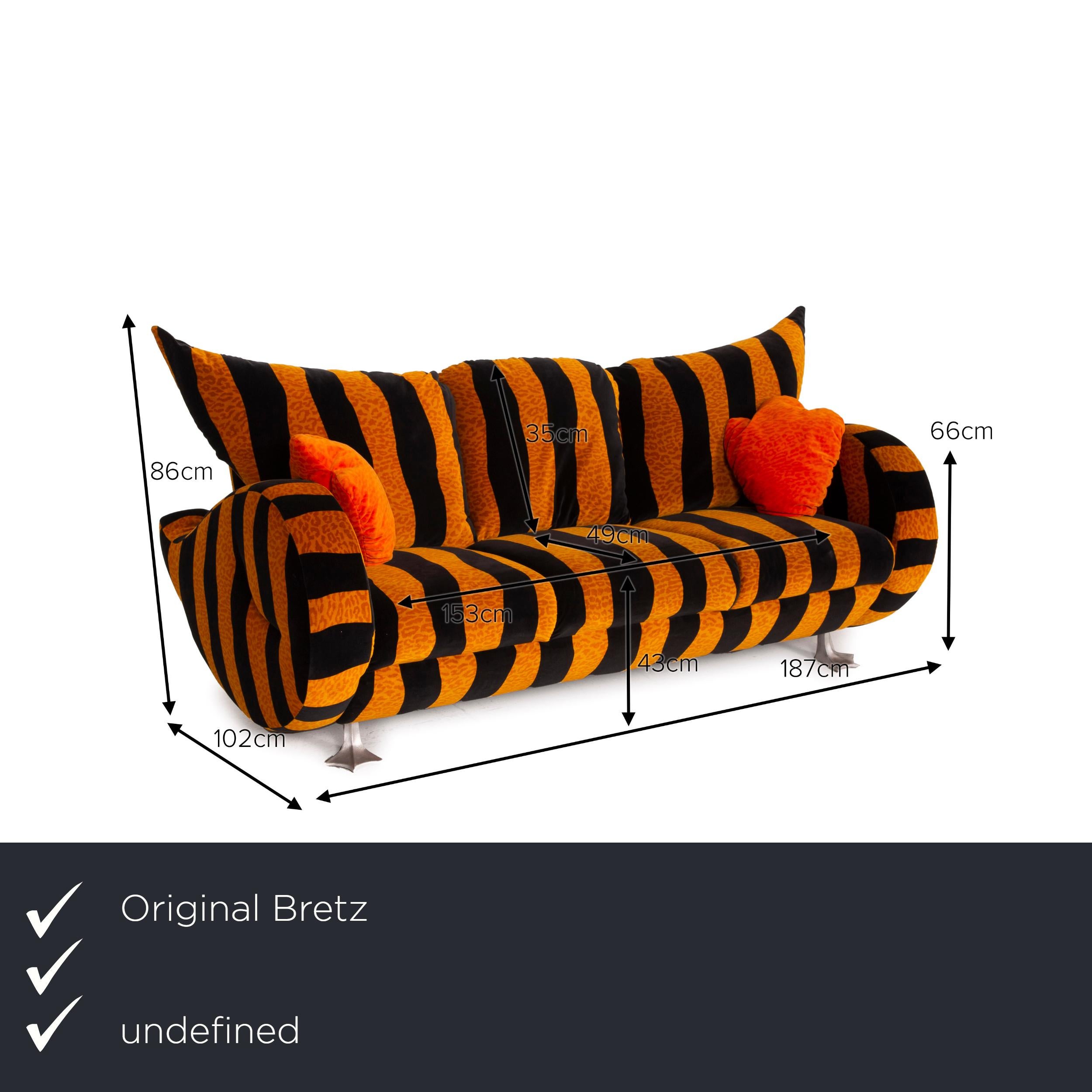 We present to you a Bretz prison duck fabric sofa set yellow three seater black tiger pattern.
  
 

 Product measurements in centimeters:
 

 depth: 187
 width: 187
 height: 86
 seat height: 43
 rest height: 66
 seat depth: 49
 seat