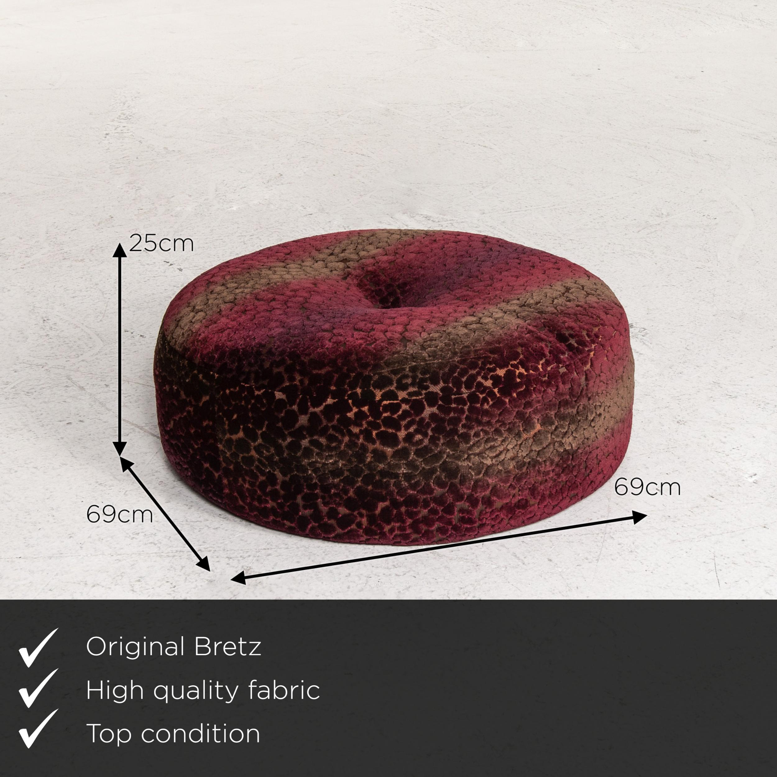 We present to you a Bretz stool velvet fabric purple patterned pouf.


 Product measurements in centimeters:
 

 Depth 69
 Width 69
 Height 25.





  
