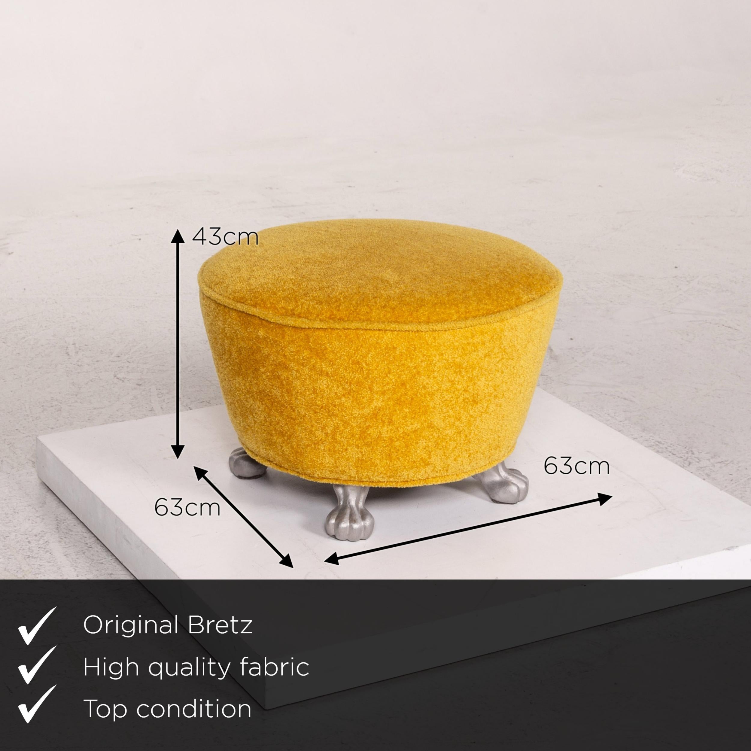 We present to you a Bretz velvet fabric stool yellow.
 

 Product measurements in centimeters:
 

Depth 63
 Width 63
 Height 43.





 