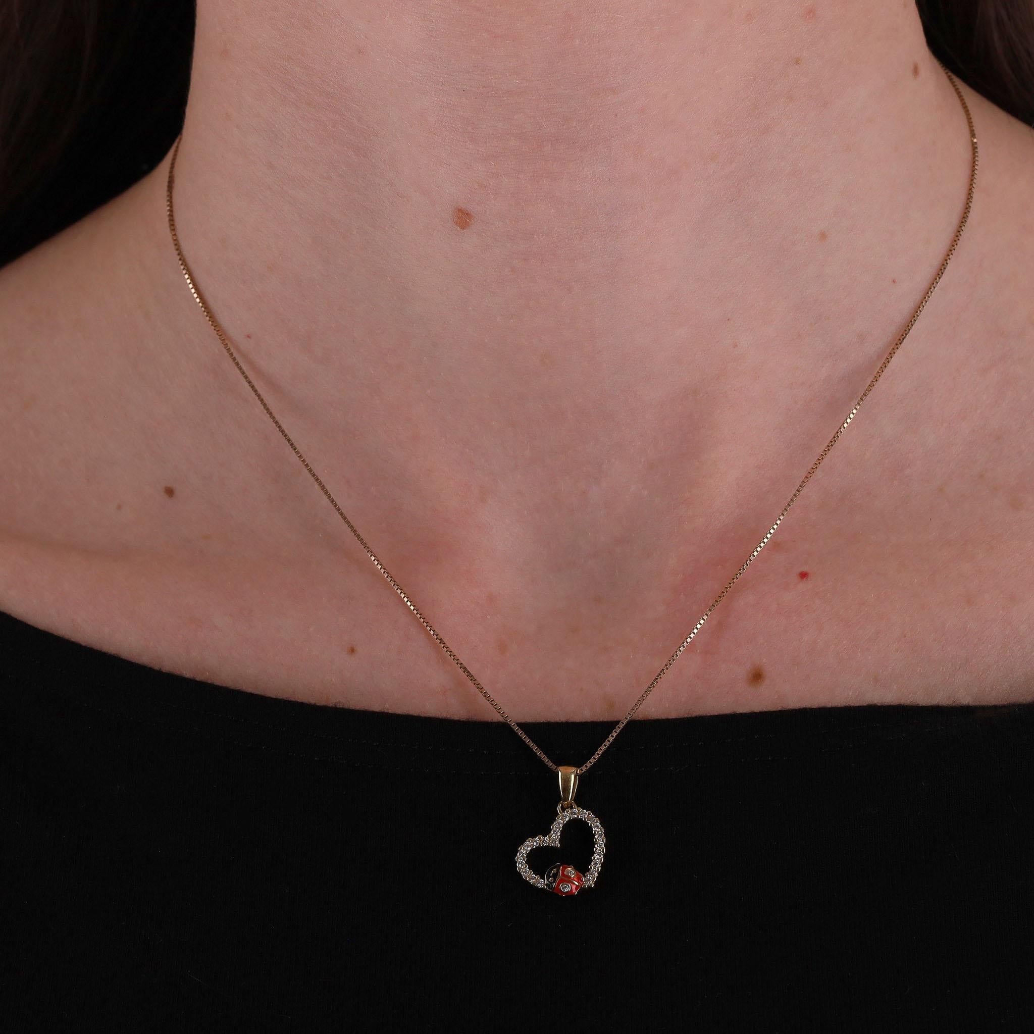 Brev Italy Lady Bug Heart Diamond & Enamel Pendant In 18k Gold With 9K Gold Box Chain Necklace

18k yellow gold heart-shaped pendant set with brilliant white diamonds and brightly coloured enamel lady bug.

9k yellow gold box chain and lobster claw