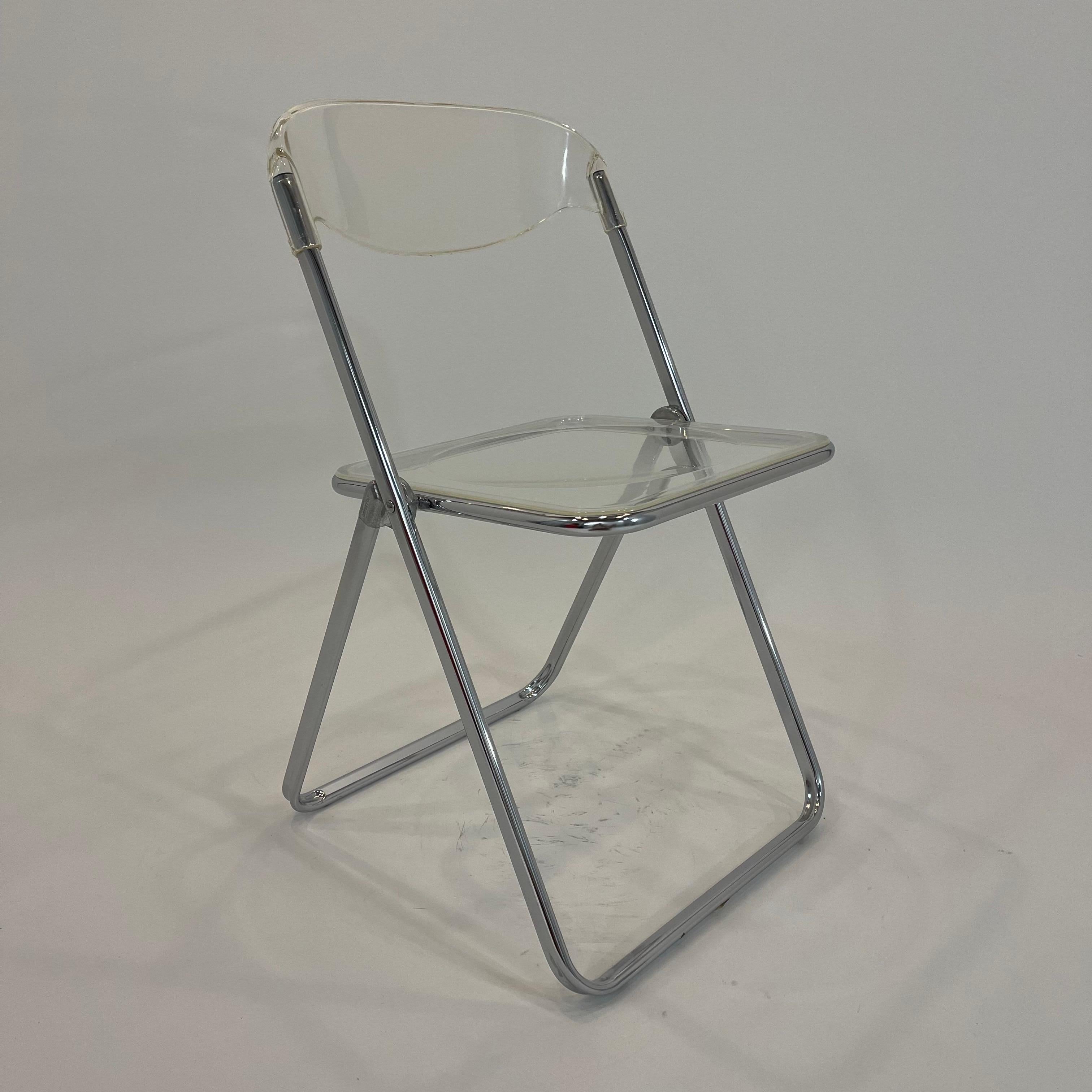 Mid-Century Modern Brevettato Lucite and Chrome Folding Chair, Italy 1970s For Sale
