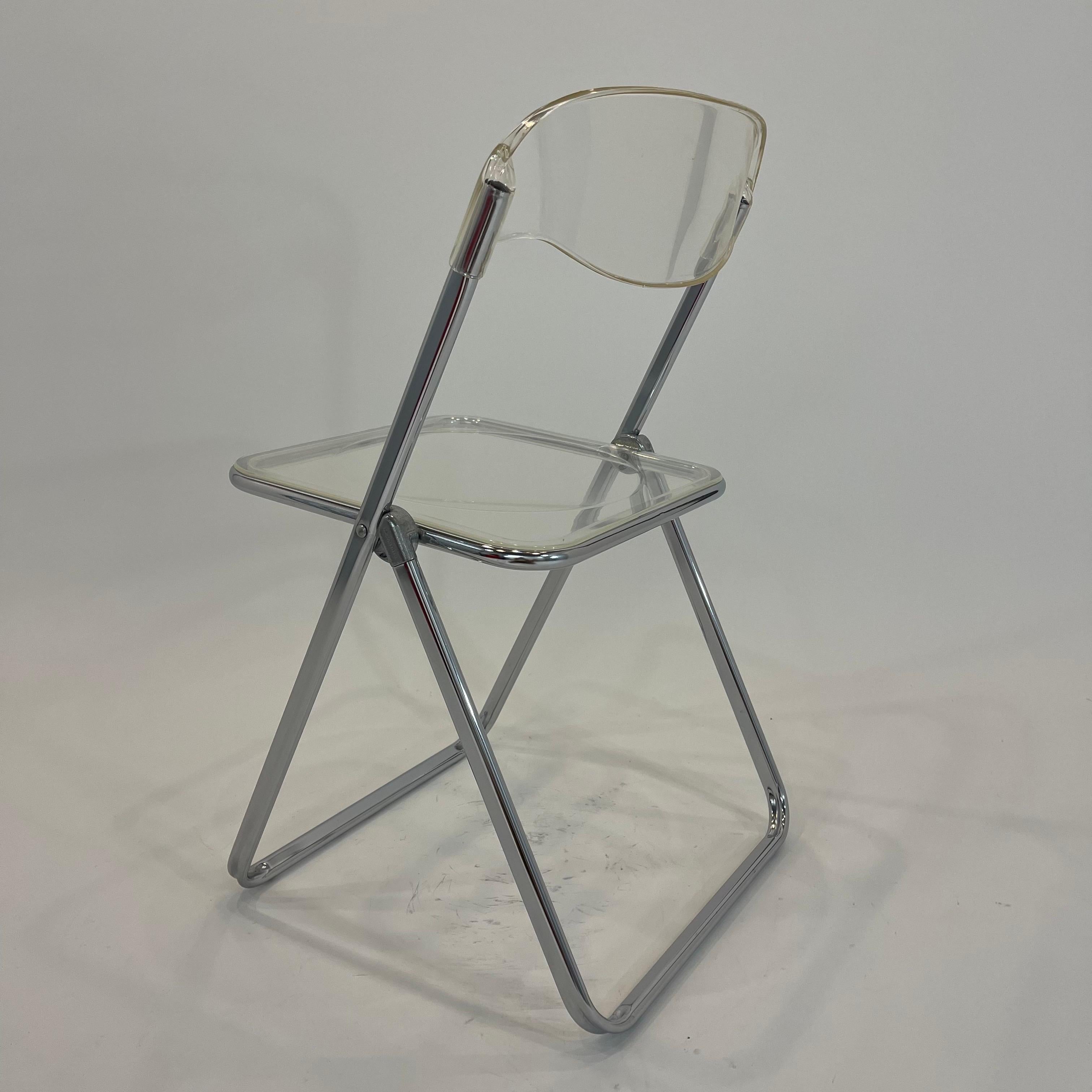Brevettato Lucite and Chrome Folding Chair, Italy 1970s In Good Condition For Sale In Miami, FL