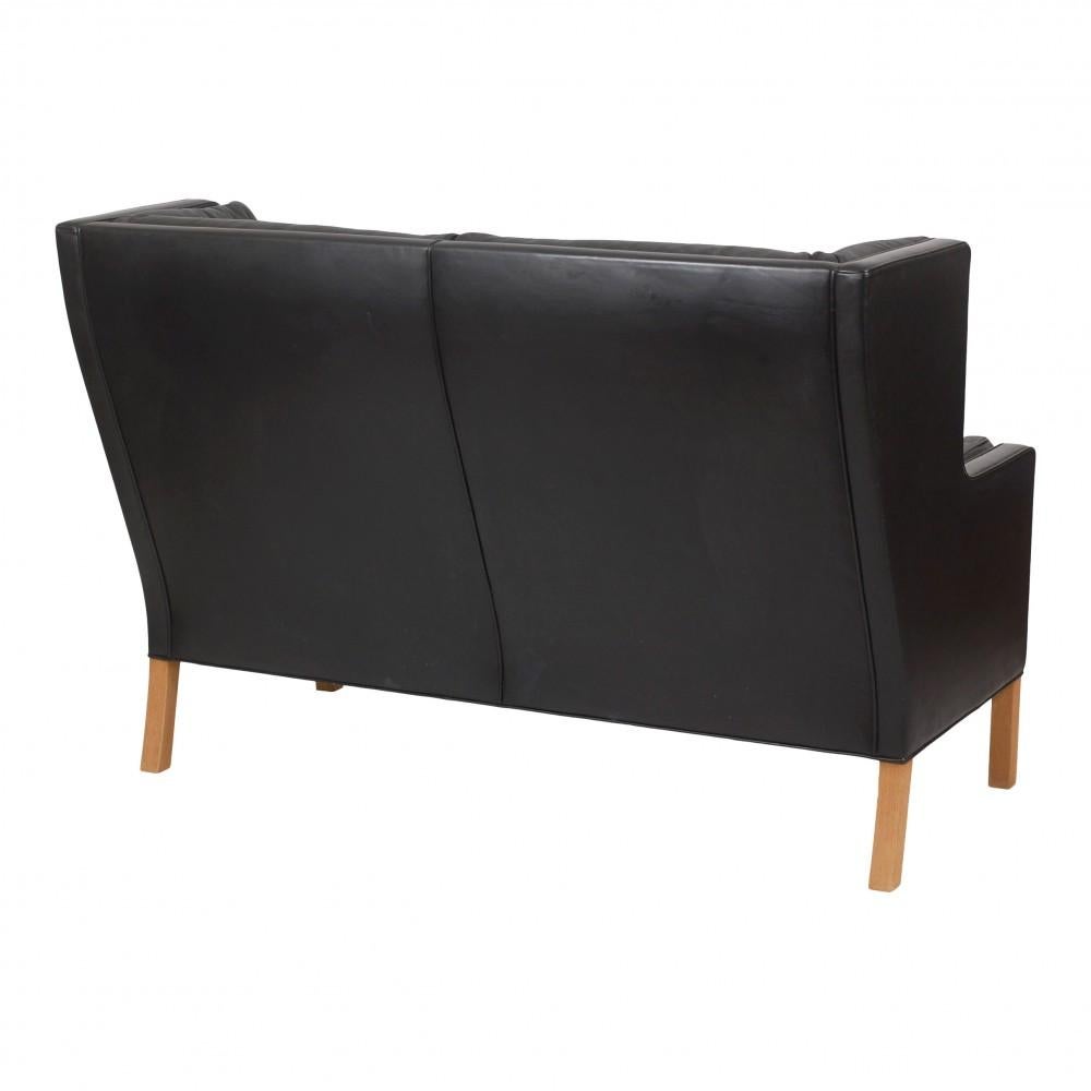 Scandinavian Modern Børge Mogensen 2 Pers Coupé Sofa with Original Patinated Black Leather and Oak For Sale