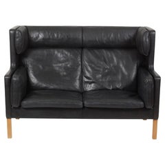Vintage Børge Mogensen 2 Pers Coupé Sofa with Original Patinated Black Leather and Oak
