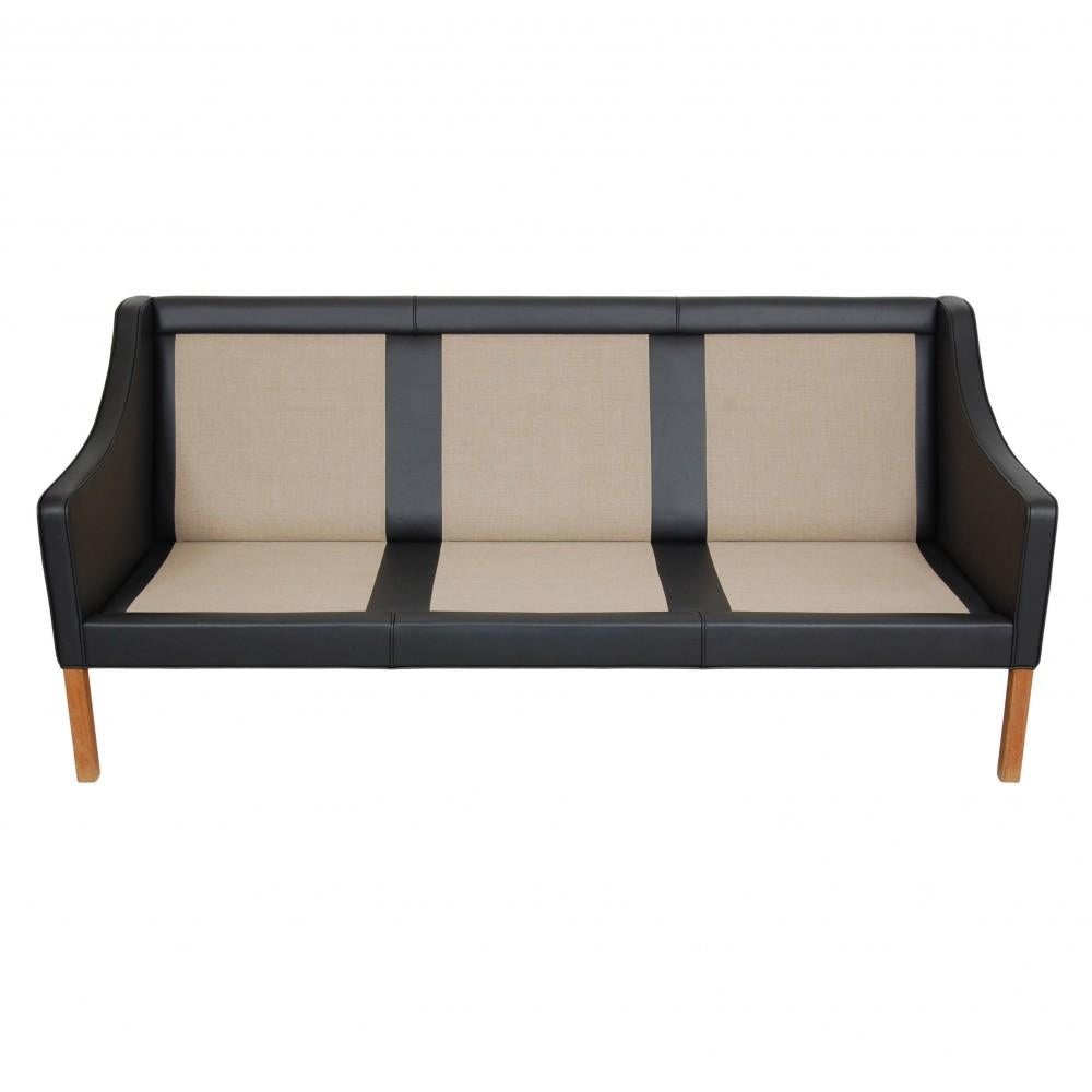 Danish Børge Mogensen 2209 3pers sofa newly upholstered with black bizon leather For Sale