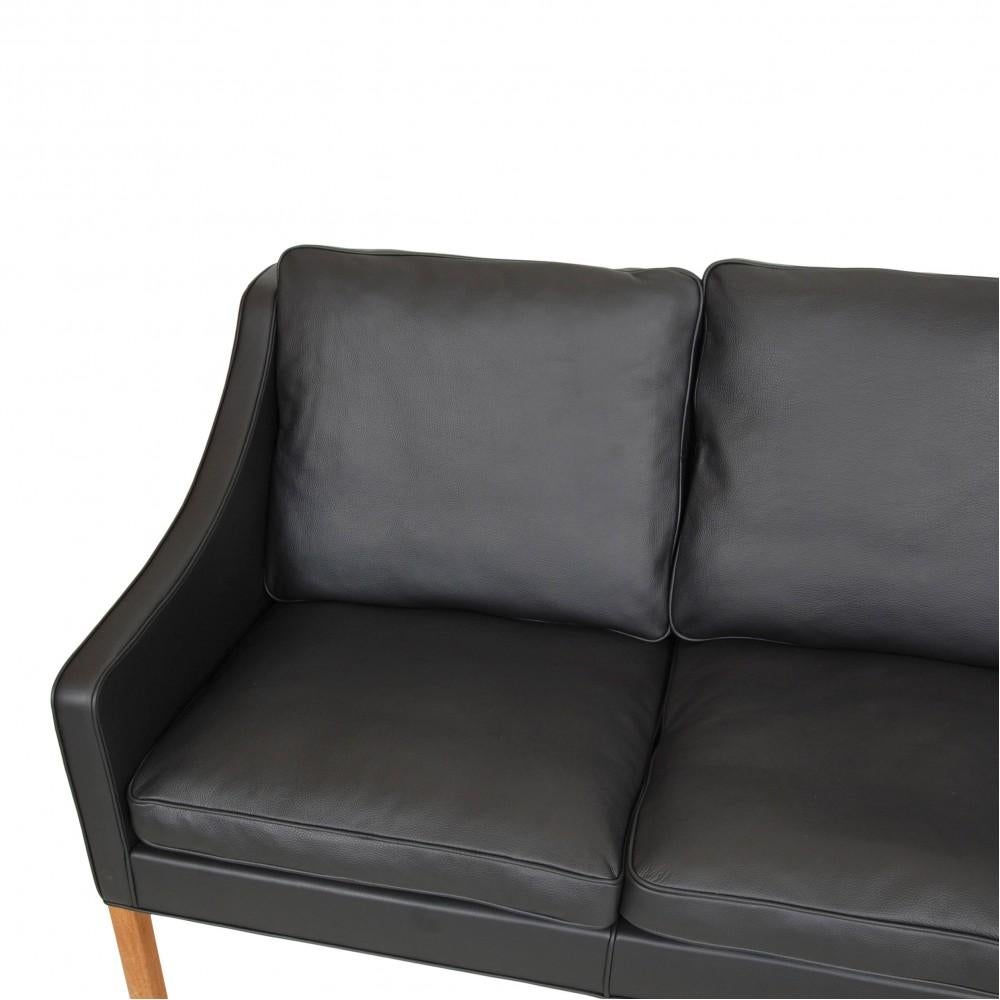 Leather Børge Mogensen 2209 3pers sofa newly upholstered with black bizon leather For Sale