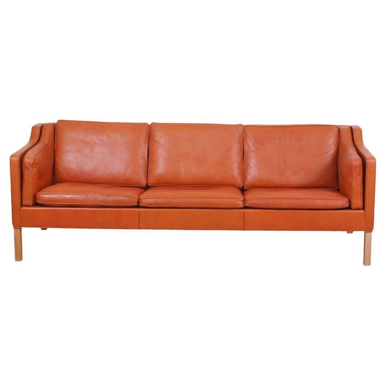 Børge Mogensen 2213 sofa with original patinated cognac leather For Sale at  1stDibs