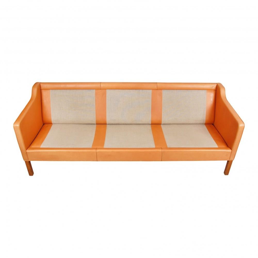 Børge Mogensen 2213 Sofa with Patinated Cognac Leather For Sale 4