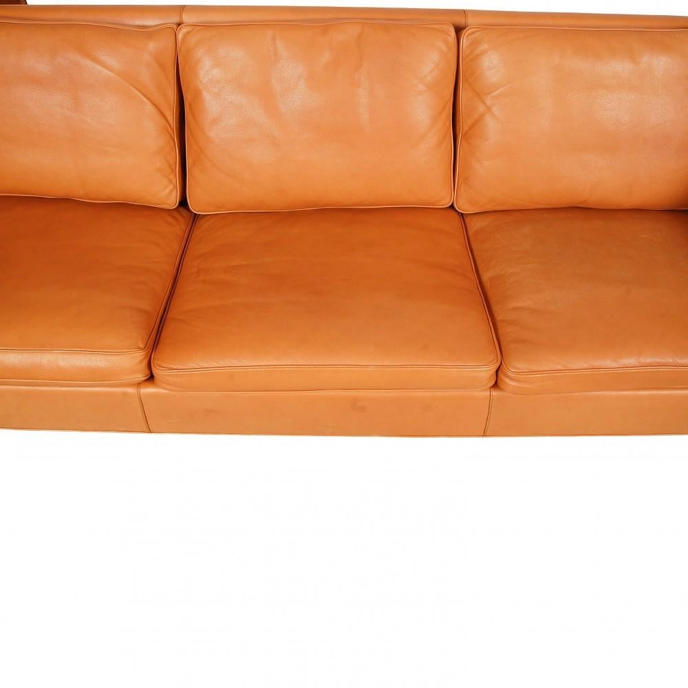 Scandinavian Modern Børge Mogensen 2213 Sofa with Patinated Cognac Leather For Sale