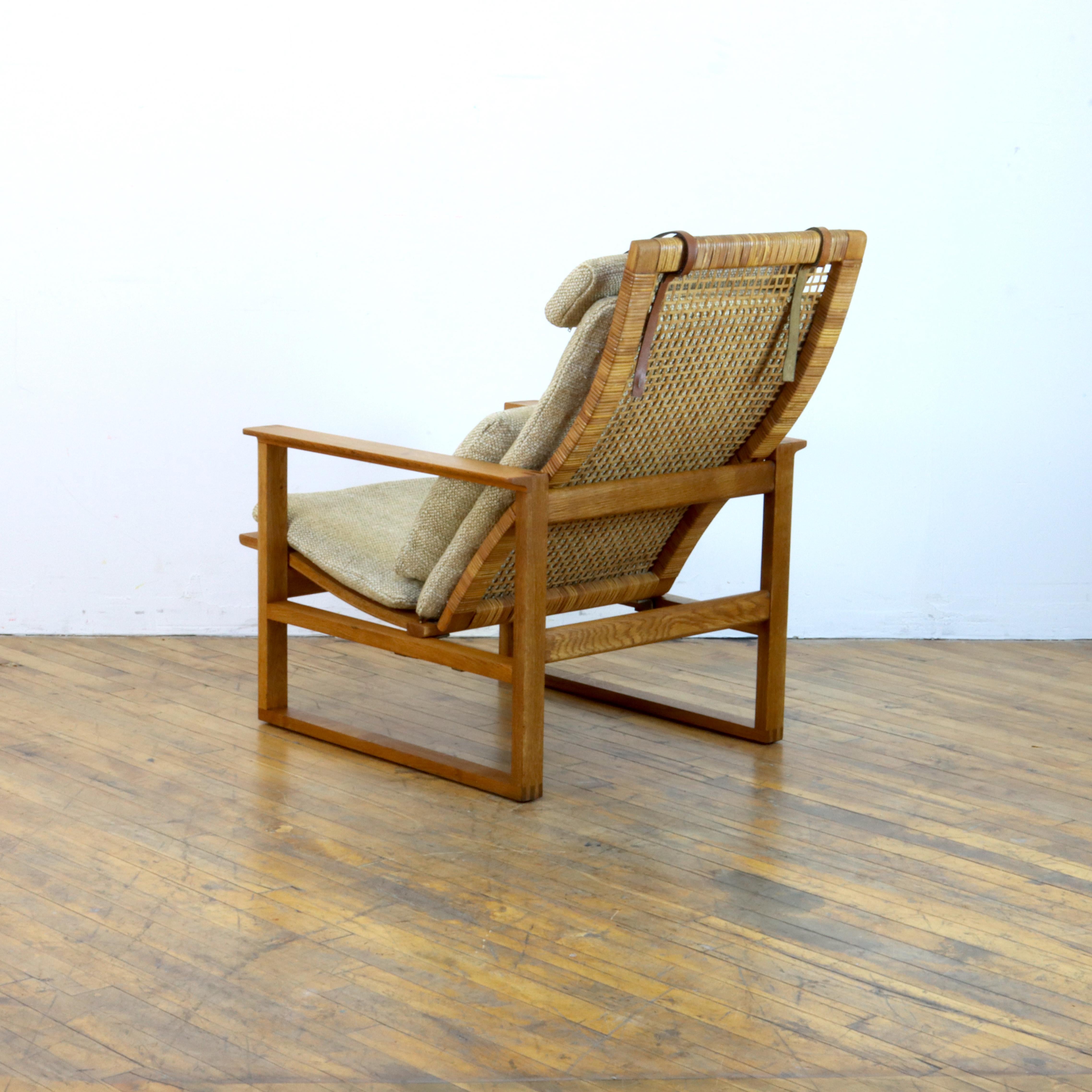 20th Century Børge Mogensen 2254 Oak Lounge Chair and Ottoman For Sale