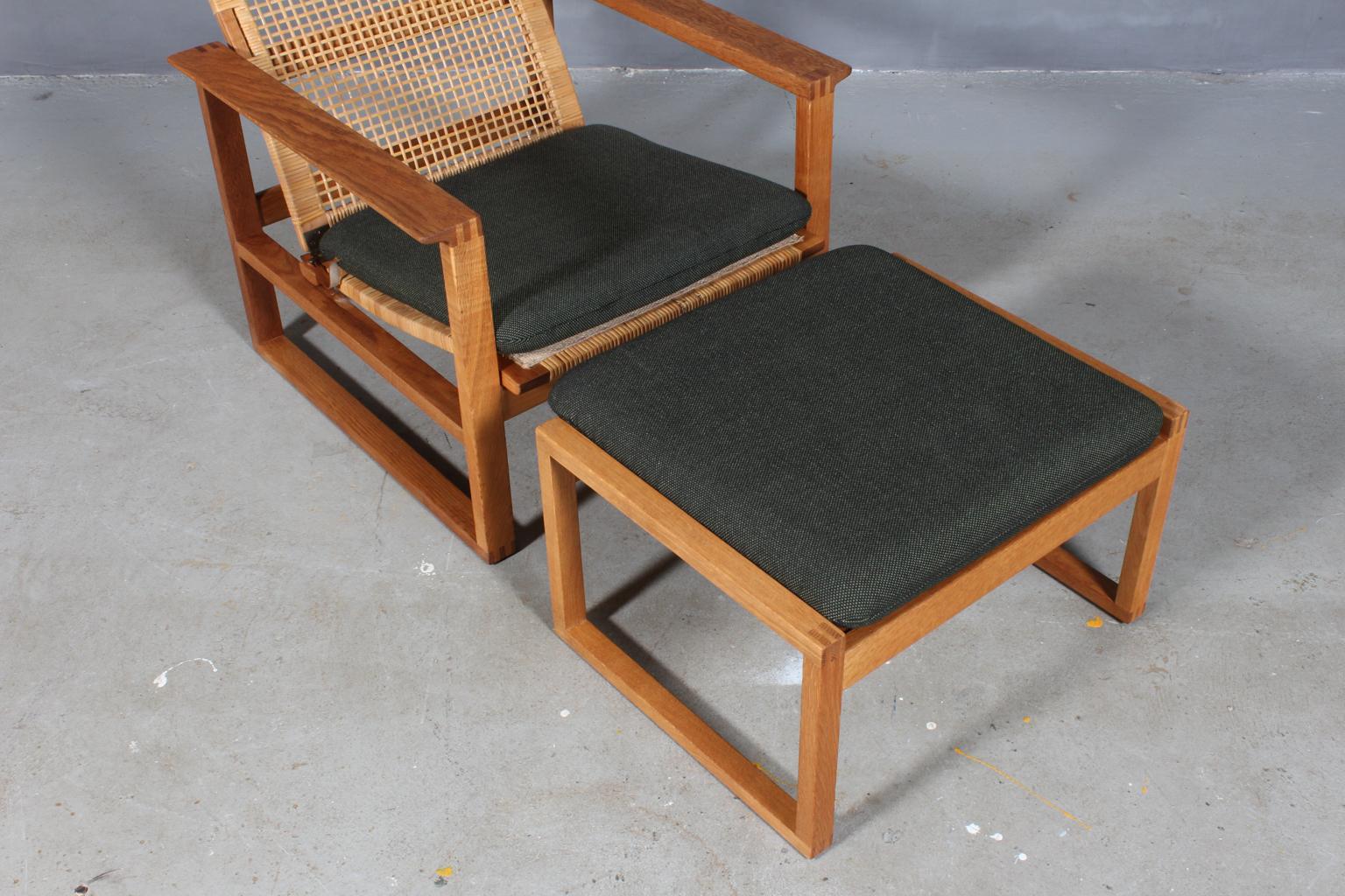 Børge Mogensen 2254 Oak Sled Lounge Chair and Ottoman In Cane, 1956, Denmark 7