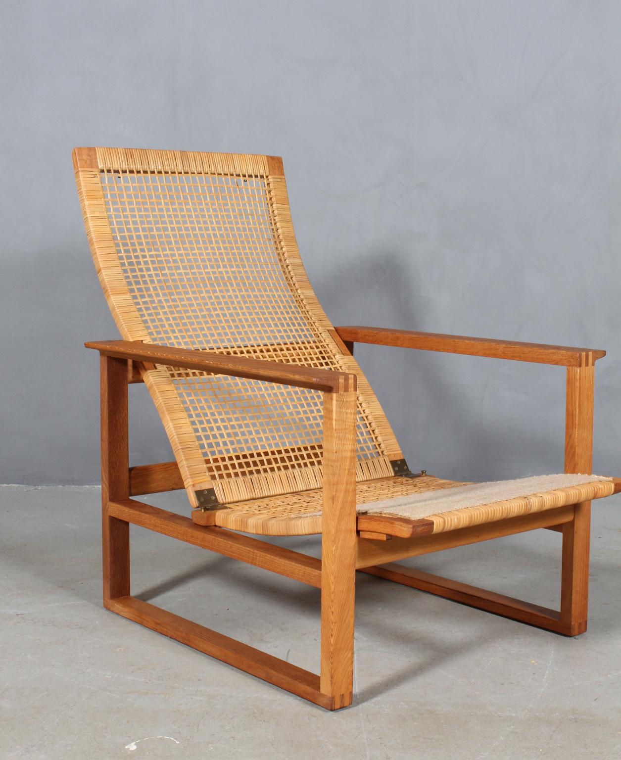 Børge Mogensen 2254 Oak Sled Lounge Chair and Ottoman In Cane, 1956, Denmark In Good Condition In Esbjerg, DK