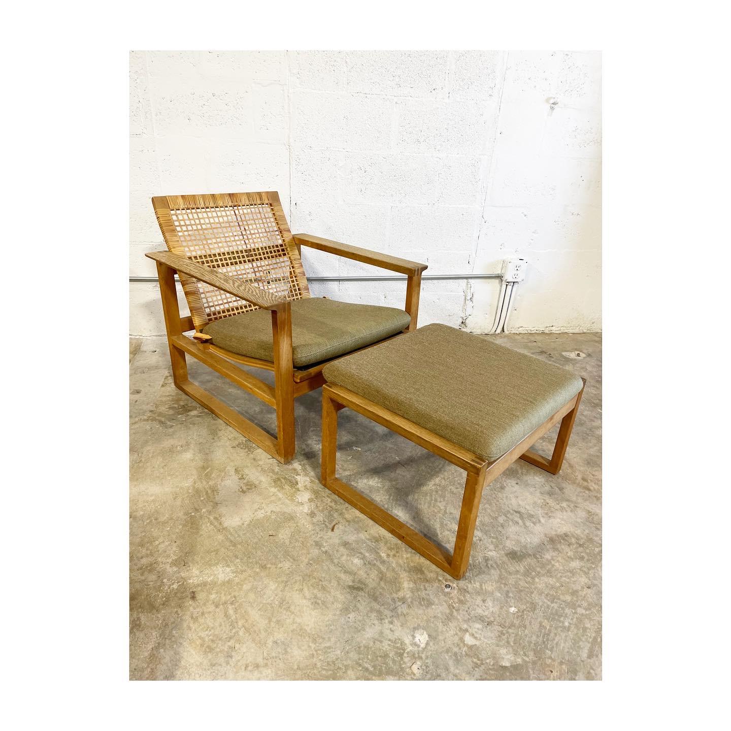 Scandinavian Modern Børge Mogensen 2254 Oak Sled Lounge Chair and Ottoman in Cane