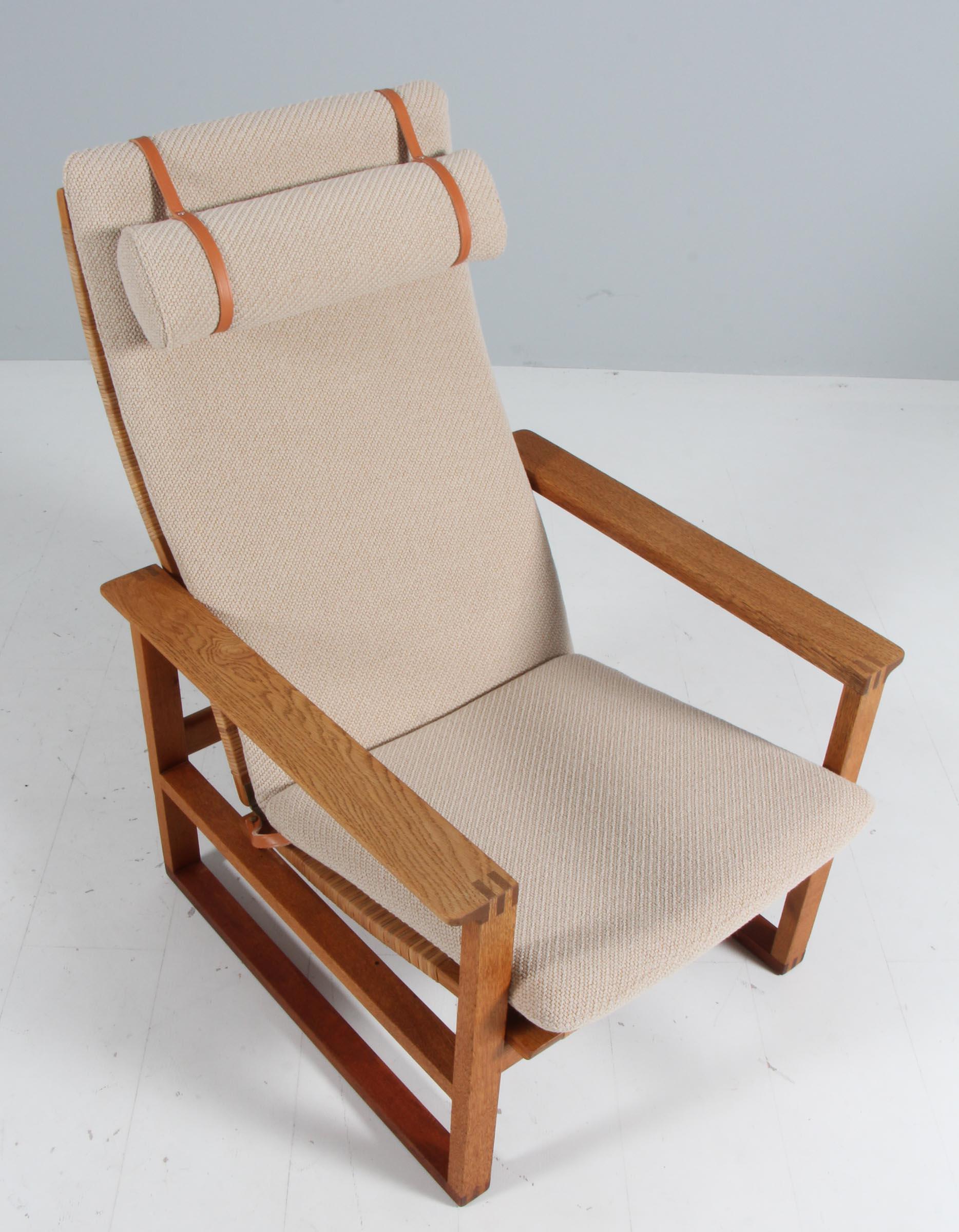 Danish Børge Mogensen 2254 Oak Sled Lounge Chair in Cane, 1956, Denmark For Sale