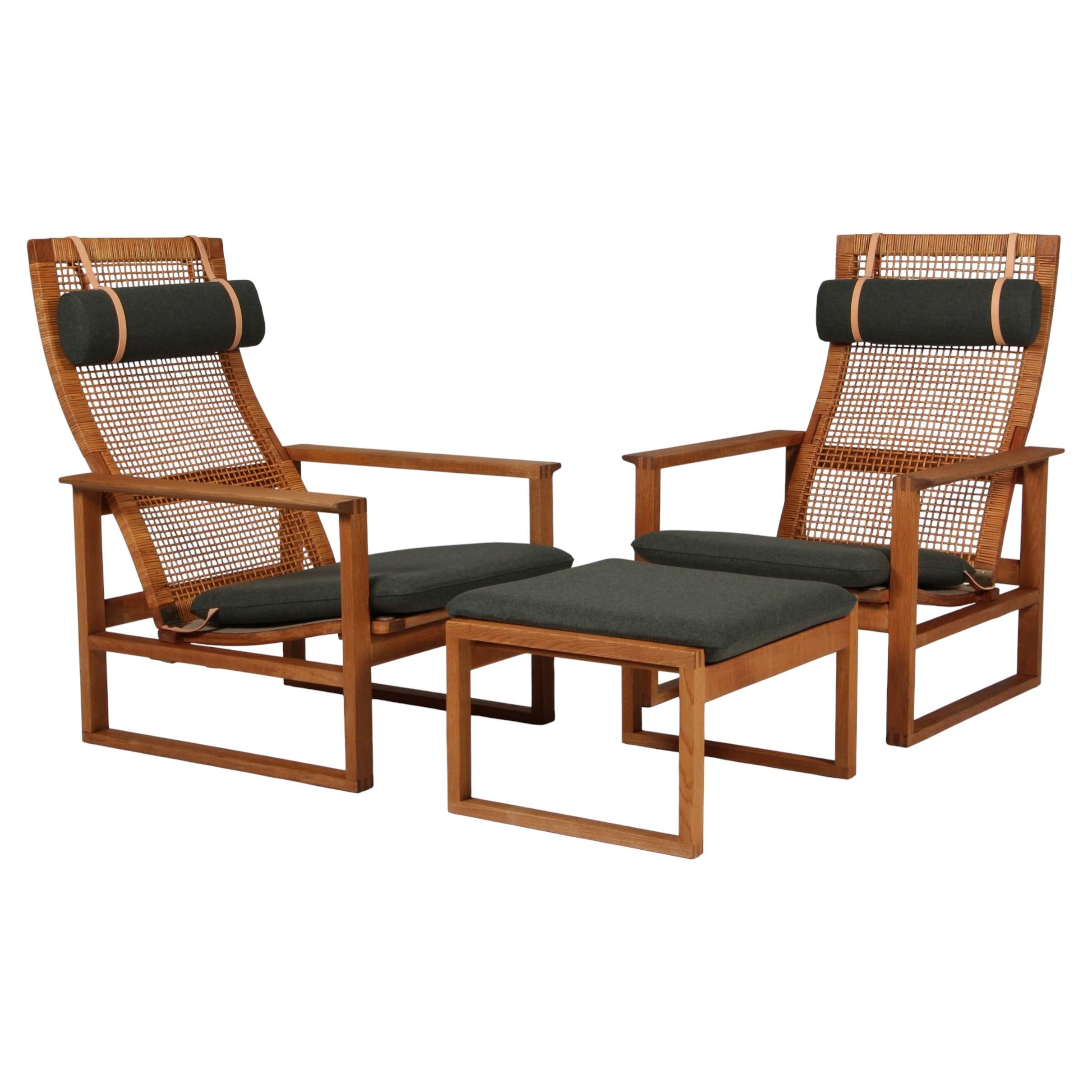Børge Mogensen 2254 pair of Oak Sled Lounge Chairs and Ottoman in Cane, 1956
