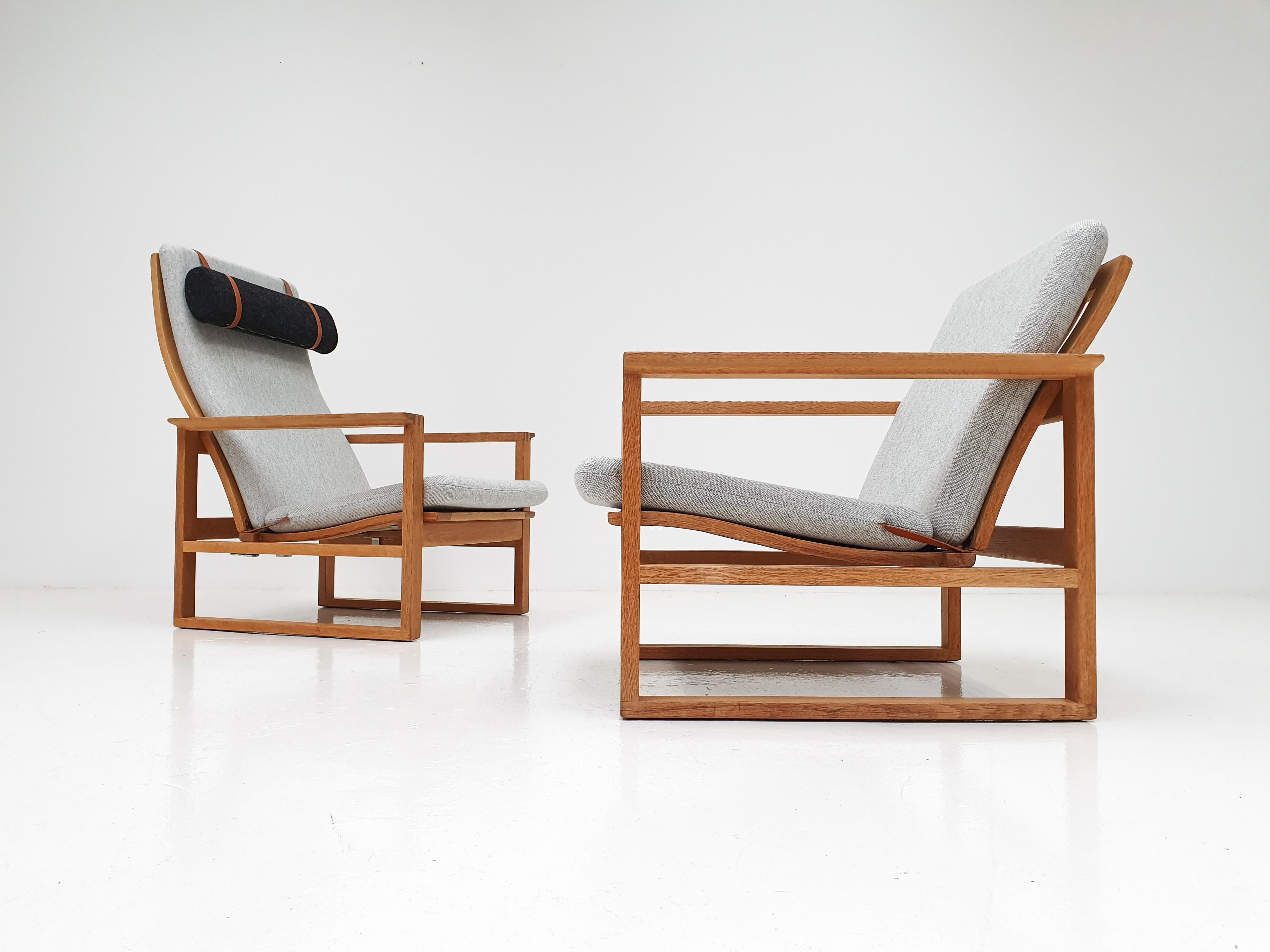 Børge Mogensen 2256 and 2254 Oak Sled Lounge Chairs, Denmark, 1956 7
