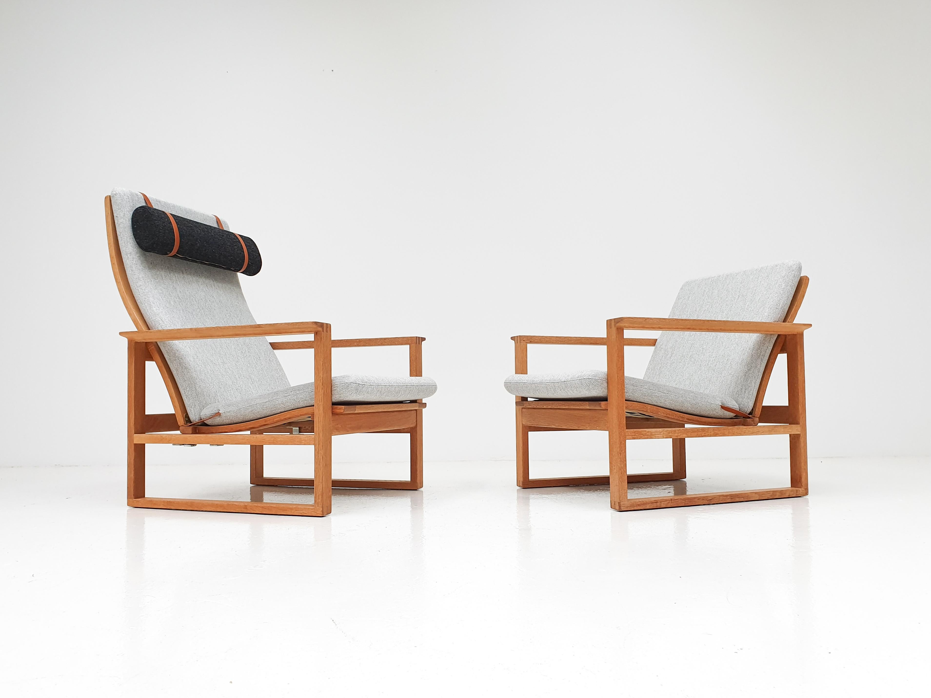 Mid-Century Modern Børge Mogensen 2256 and 2254 Oak Sled Lounge Chairs, Denmark, 1956