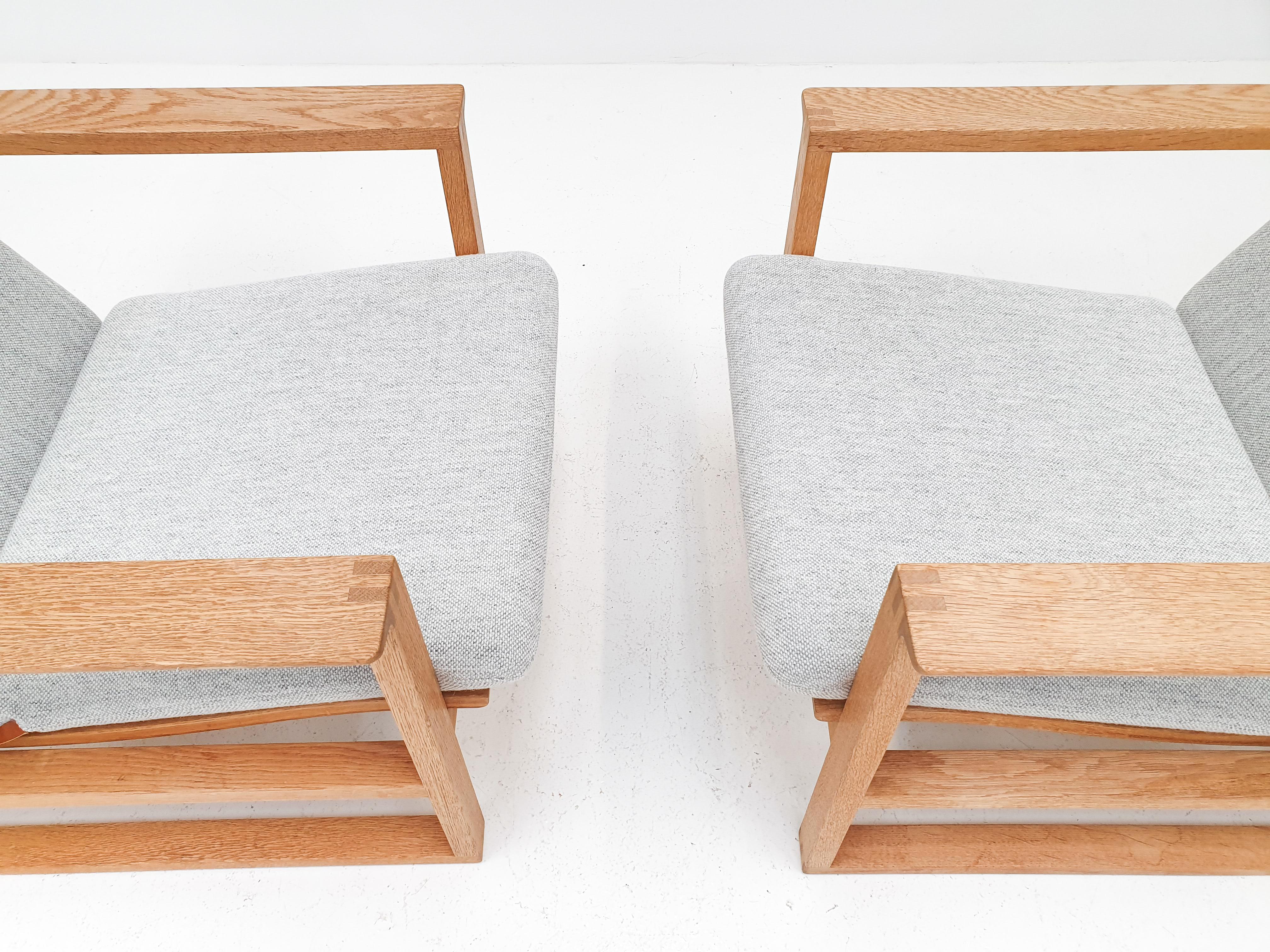 Fabric Børge Mogensen 2256 and 2254 Oak Sled Lounge Chairs, Denmark, 1956
