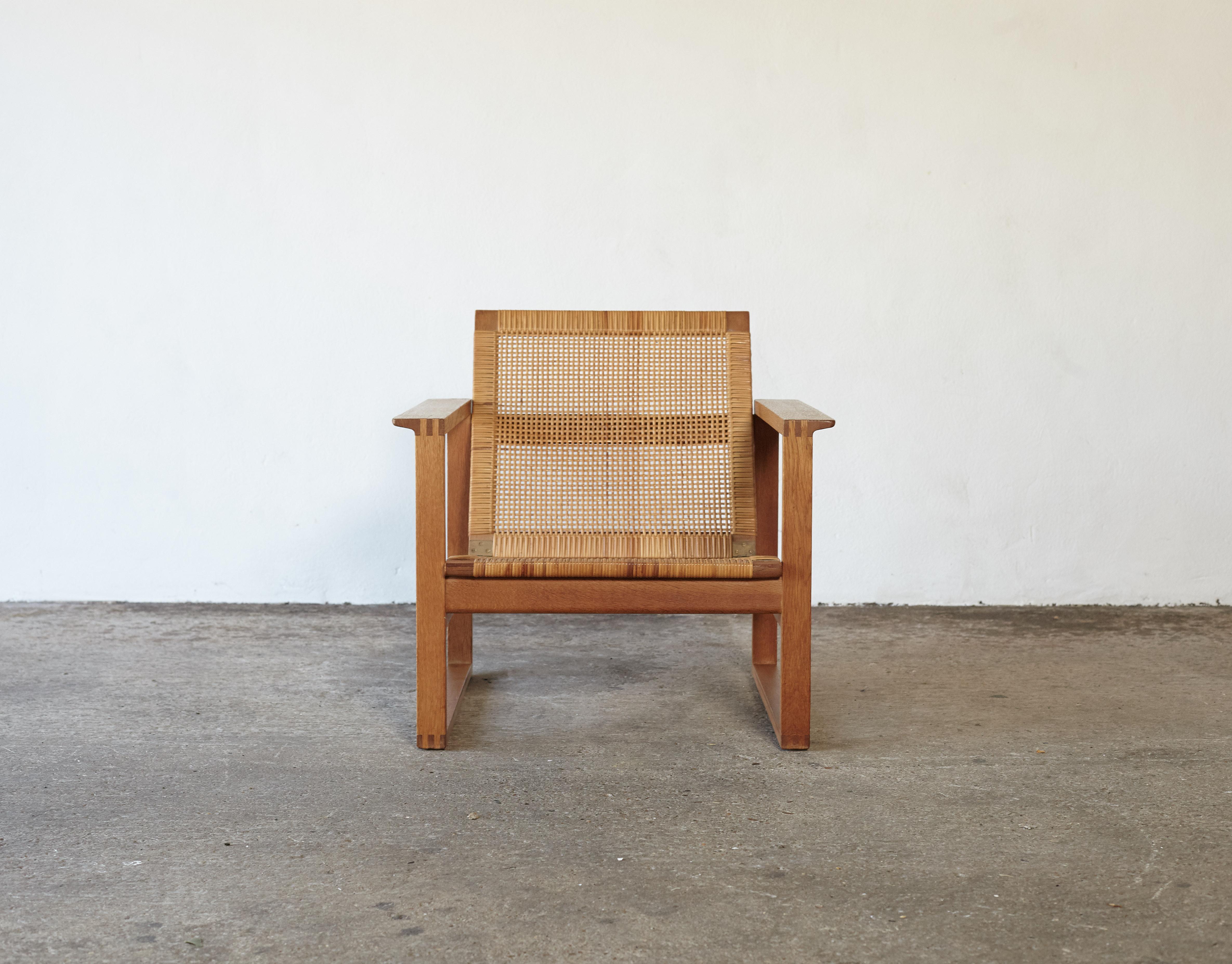 Danish Børge Mogensen 2256 Oak and Cane Sled Lounge Chair, Fredericia, Denmark, 1950s