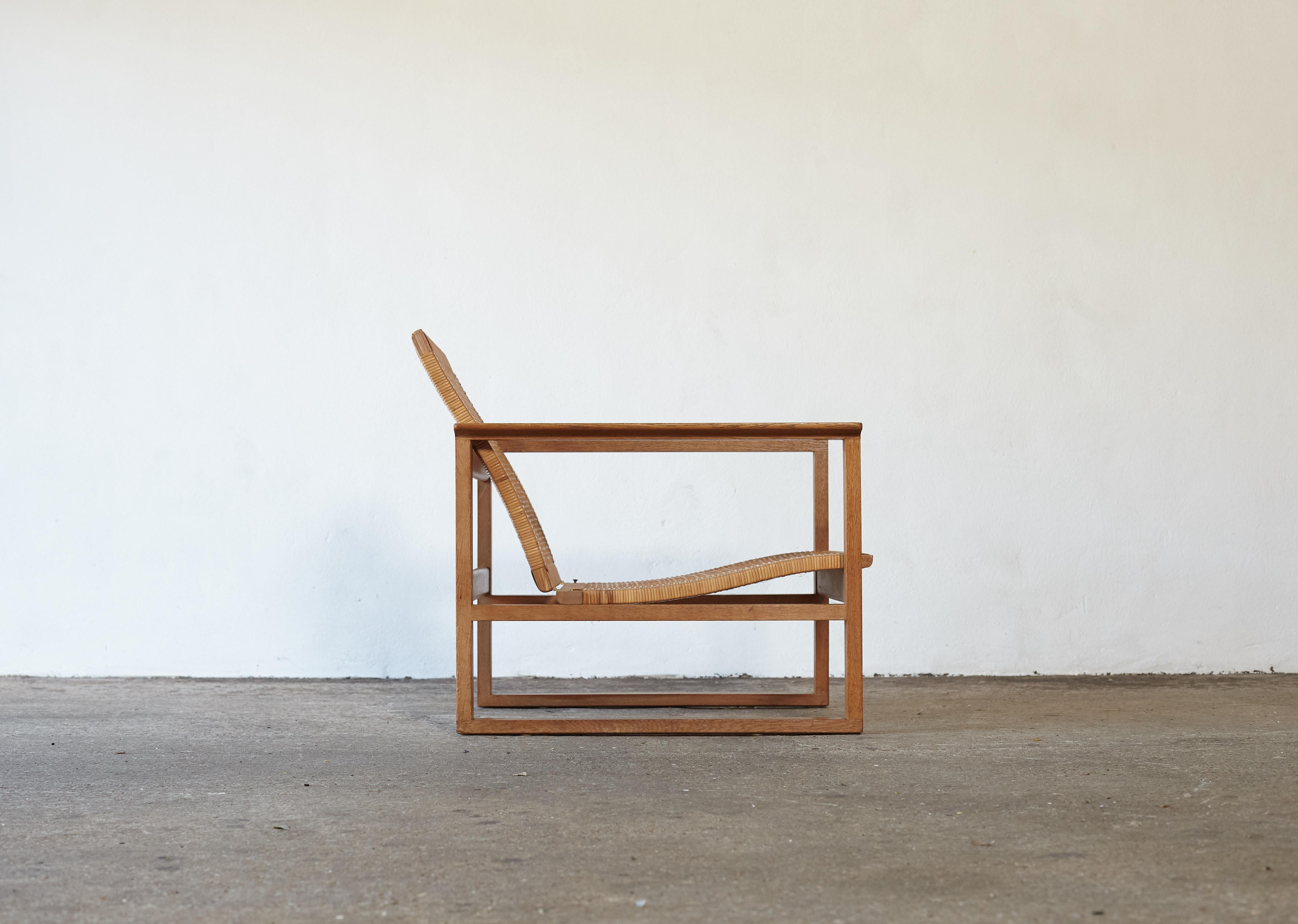 20th Century Børge Mogensen 2256 Oak and Cane Sled Lounge Chair, Fredericia, Denmark, 1950s