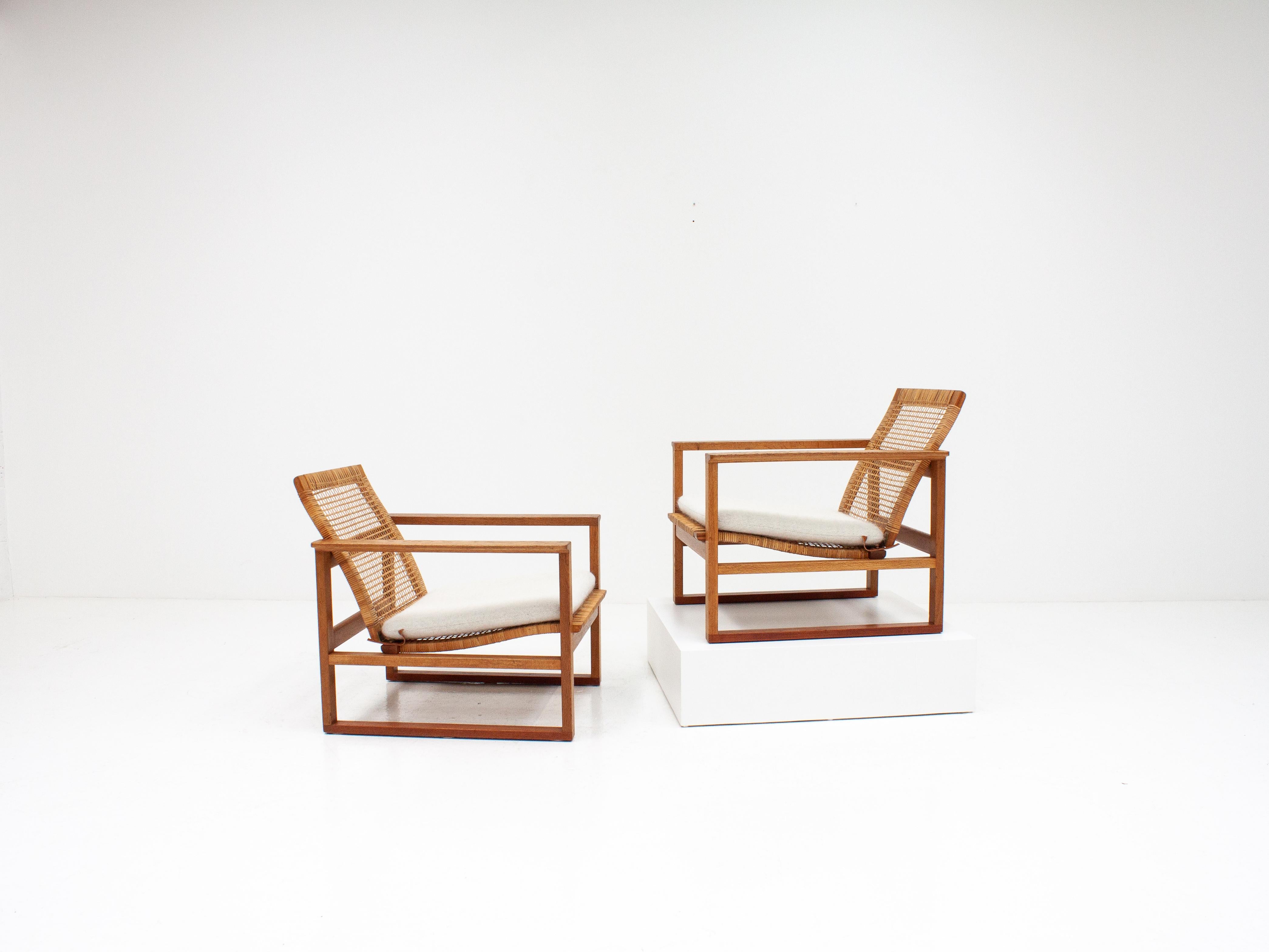 Børge Mogensen 2256 Oak Sled Lounge Chairs in Cane, 1956, Fredericia, Denmark 5