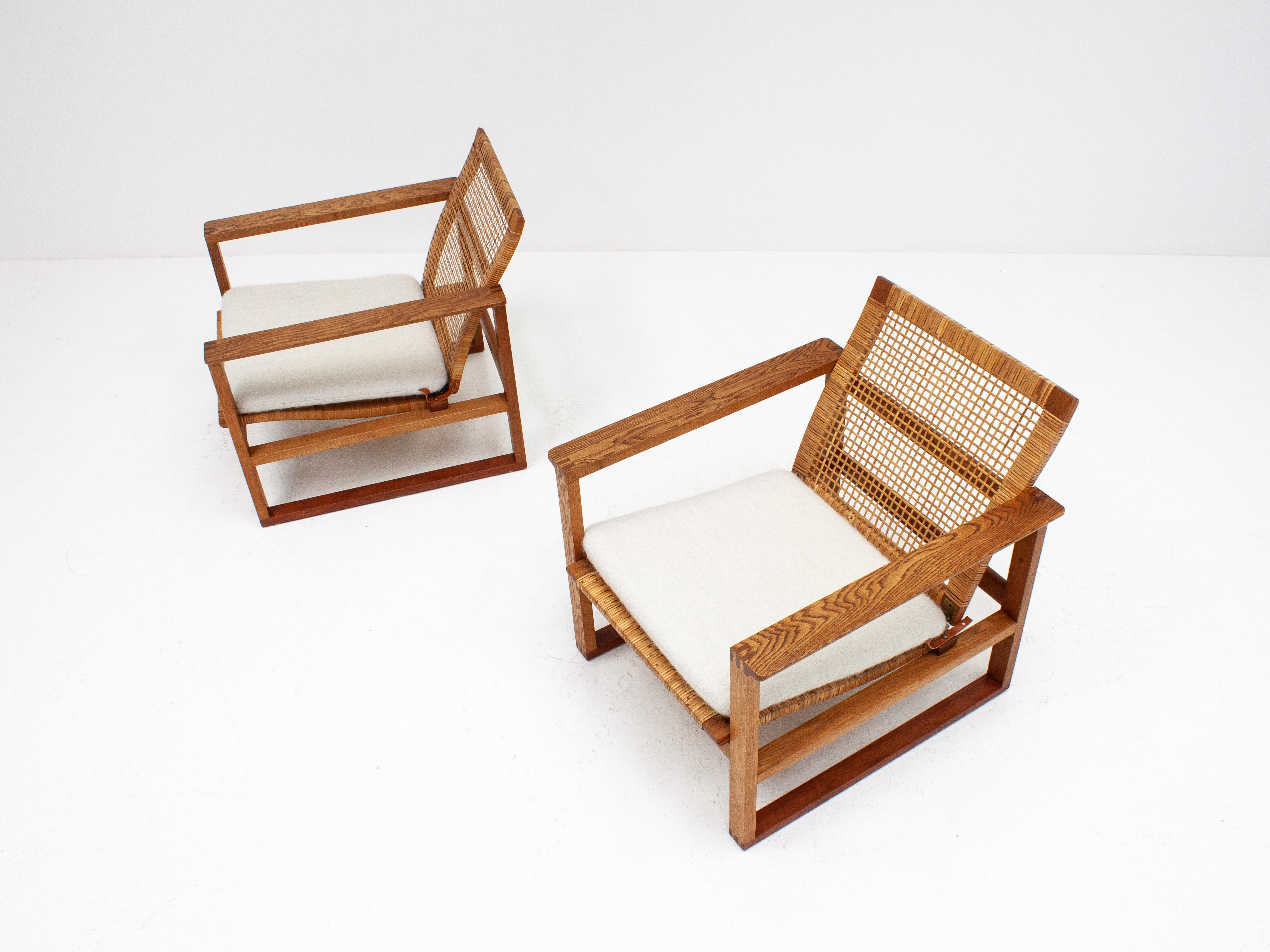 20th Century Børge Mogensen 2256 Oak Sled Lounge Chairs in Cane, 1956, Fredericia, Denmark