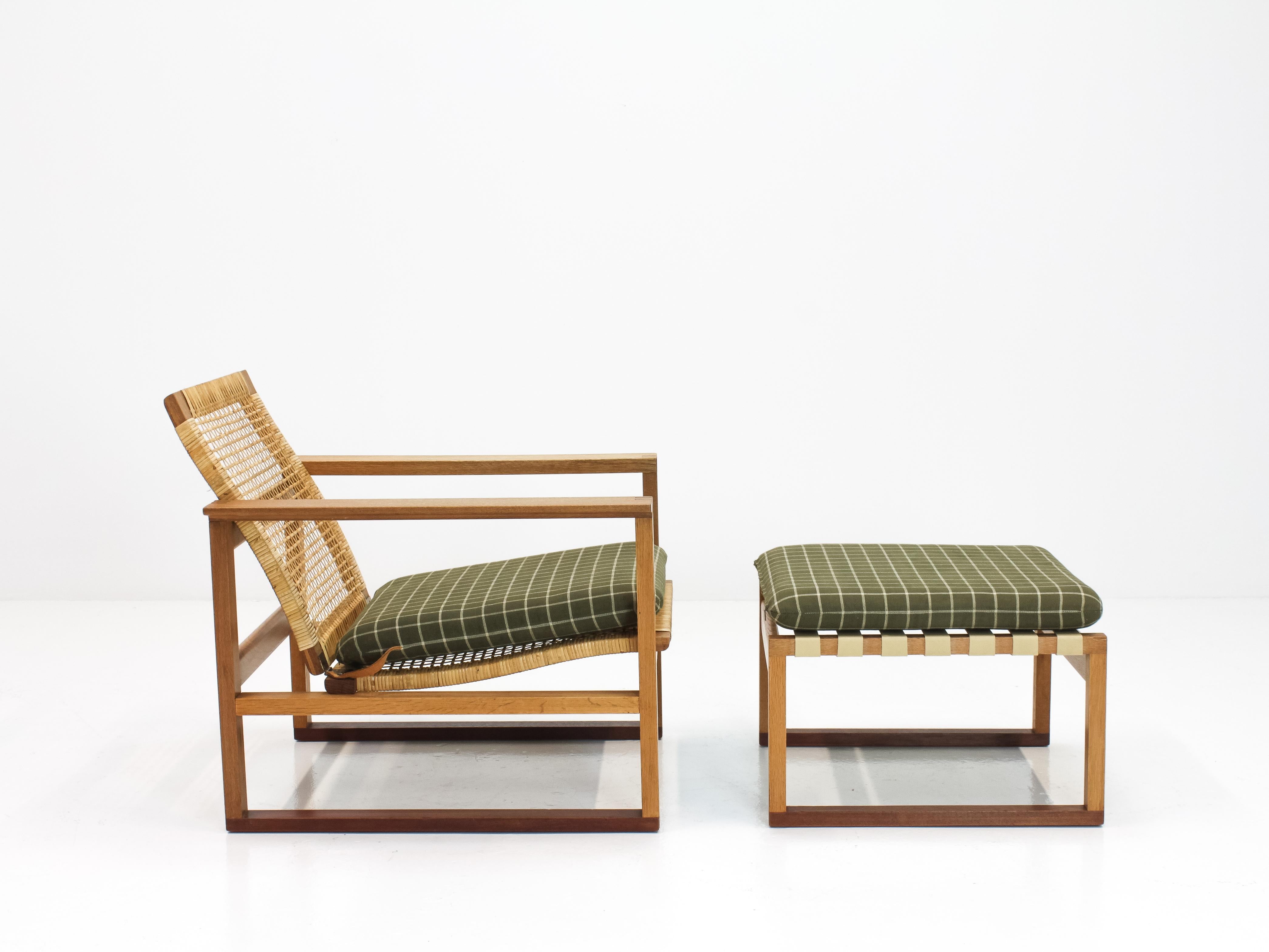 Fabric Børge Mogensen 2256 Oak Sled Lounge Chairs in Cane, 1956, Fredericia, Denmark