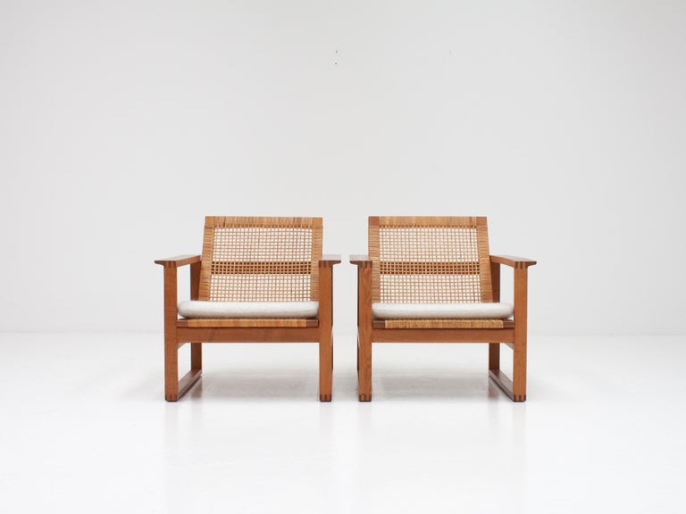 Fabric Børge Mogensen 2256 Oak Sled Lounge Chairs in Cane, 1956, Fredericia, Denmark For Sale