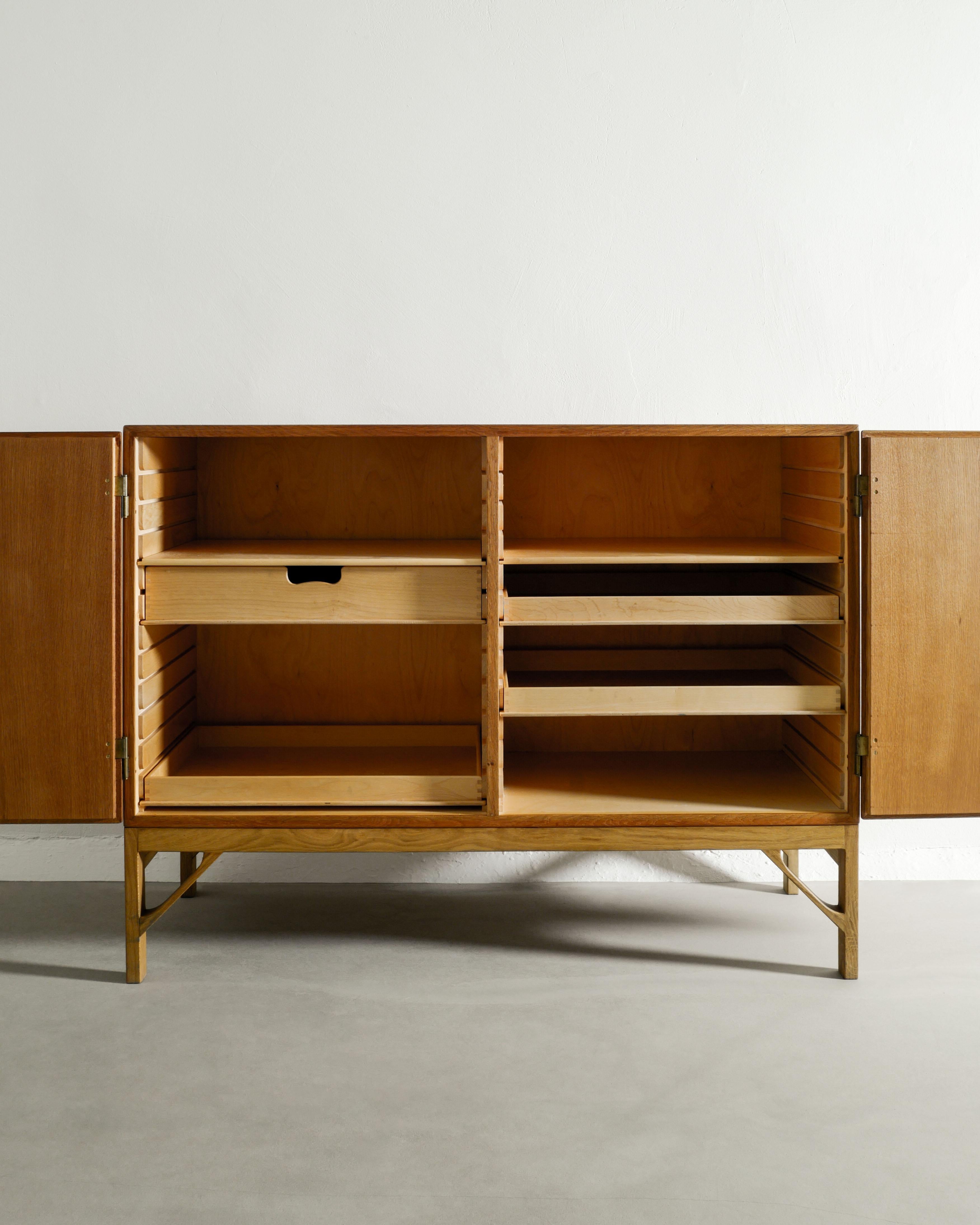 Mid-20th Century Børge Mogensen 232 Wooden Sideboard Cabinet in Oak by FBD Møbler Denmark, 1960s  For Sale