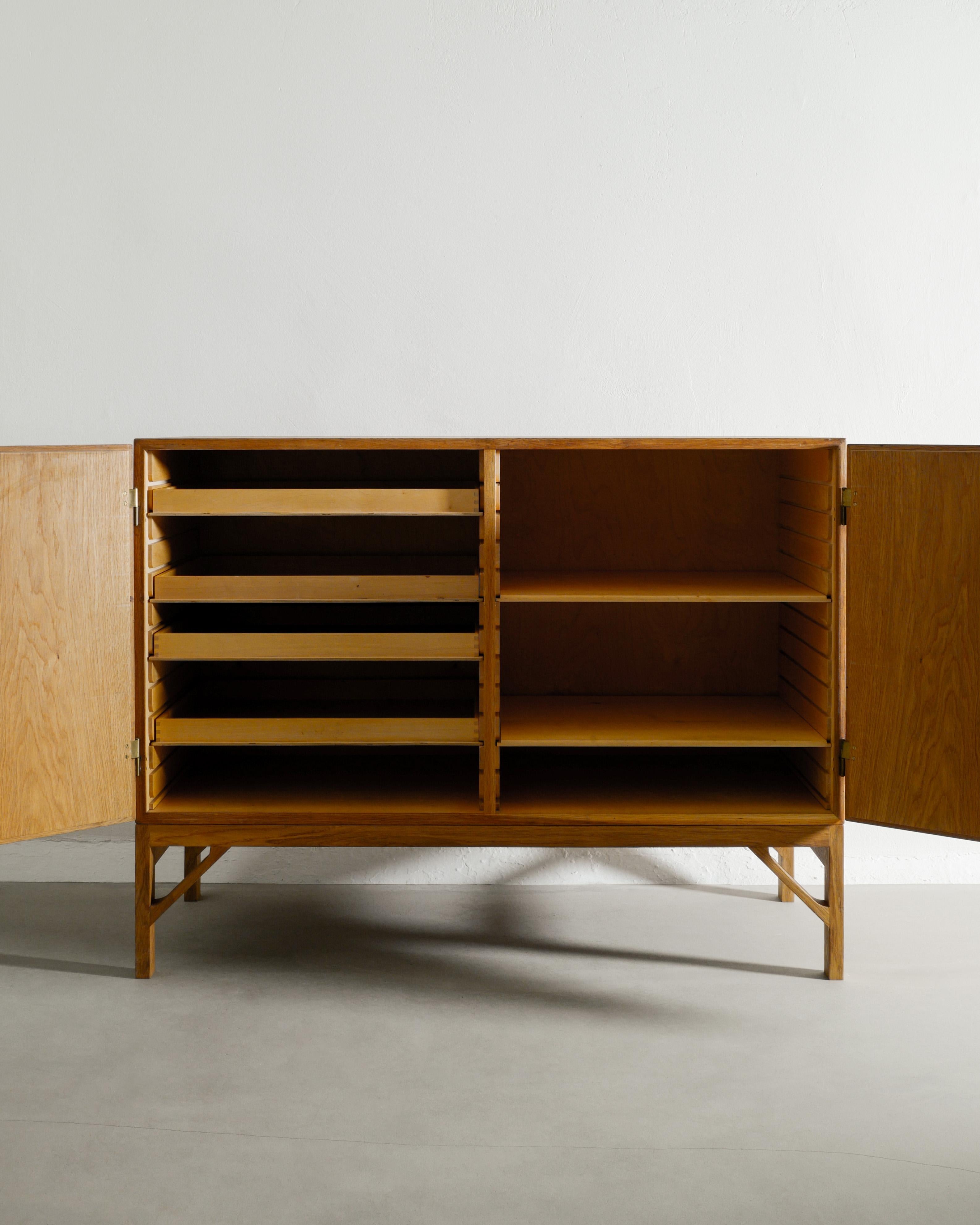 Metà XX secolo Credenza in legno Børge Mogensen 232 in Oak di FBD Møbler Danimarca, anni '60 in vendita