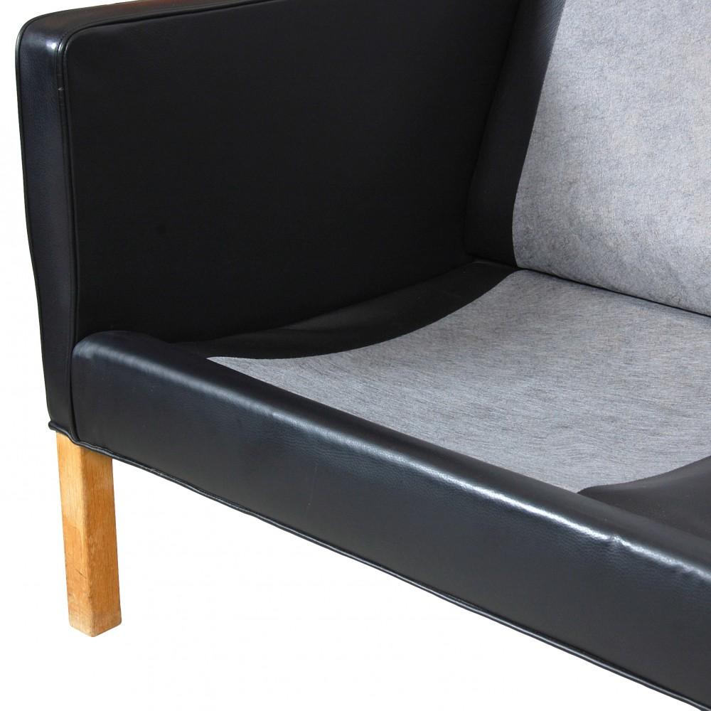 Børge Mogensen 2322 2-Sitzer Sofa mit schwarzem Bison und Eiche (Mitte des 20. Jahrhunderts) im Angebot
