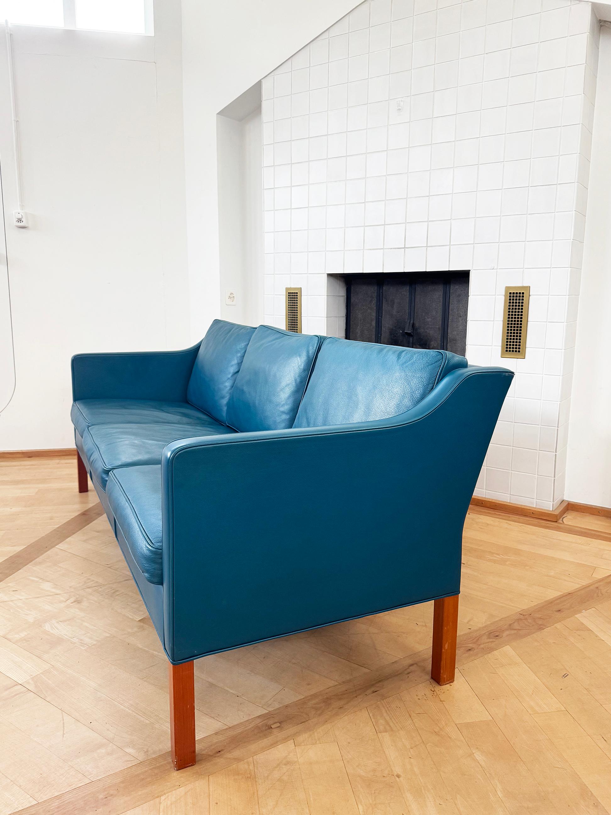 Pelle Børge Mogensen 2323 divano a 3 posti in pelle Bison Blu Petrolio Deep Teal Fredericia in vendita