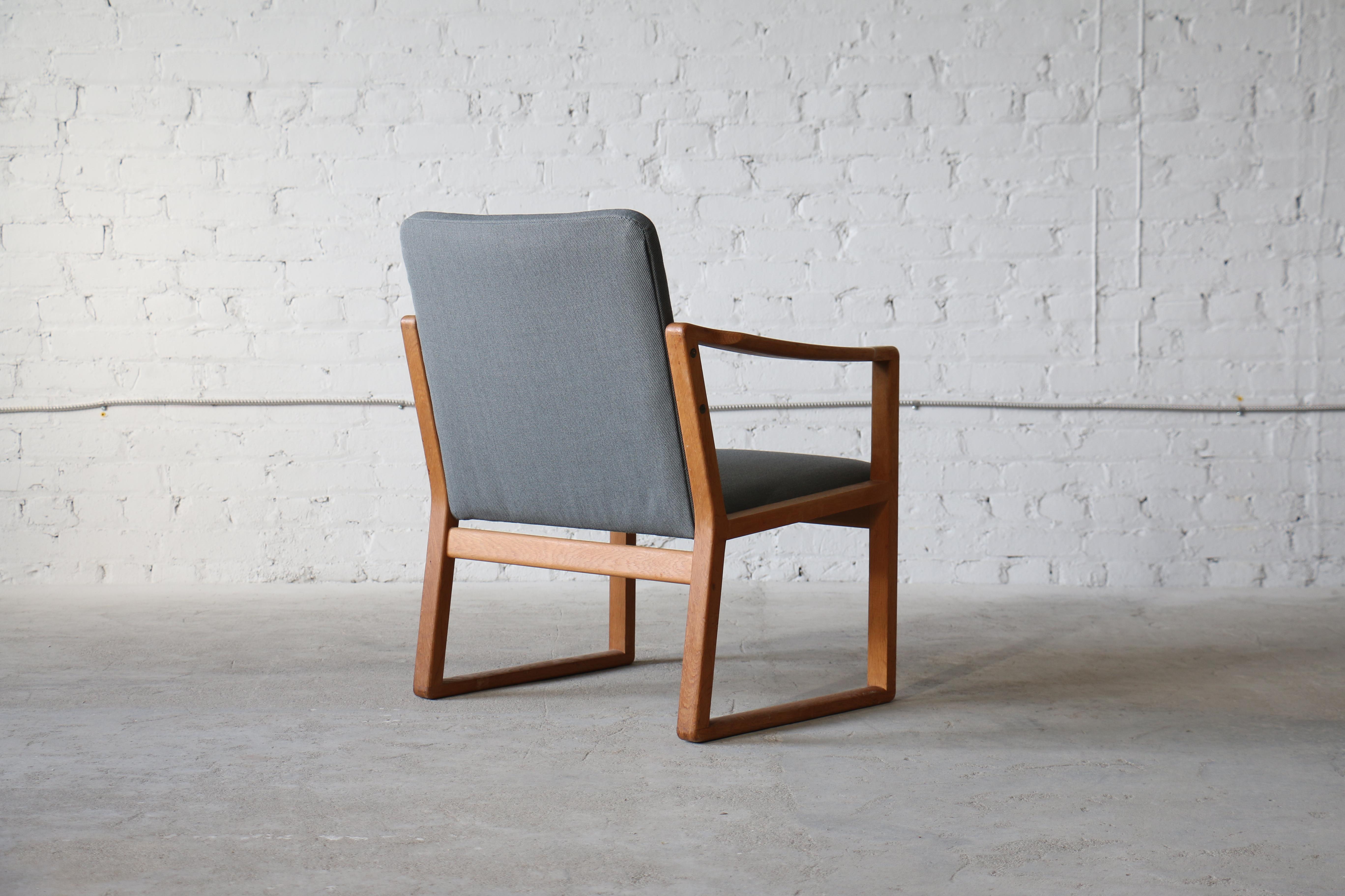Scandinavian Modern Børge Mogensen #233 Fredericia Oak Easy Chair, Denmark, 1955 For Sale