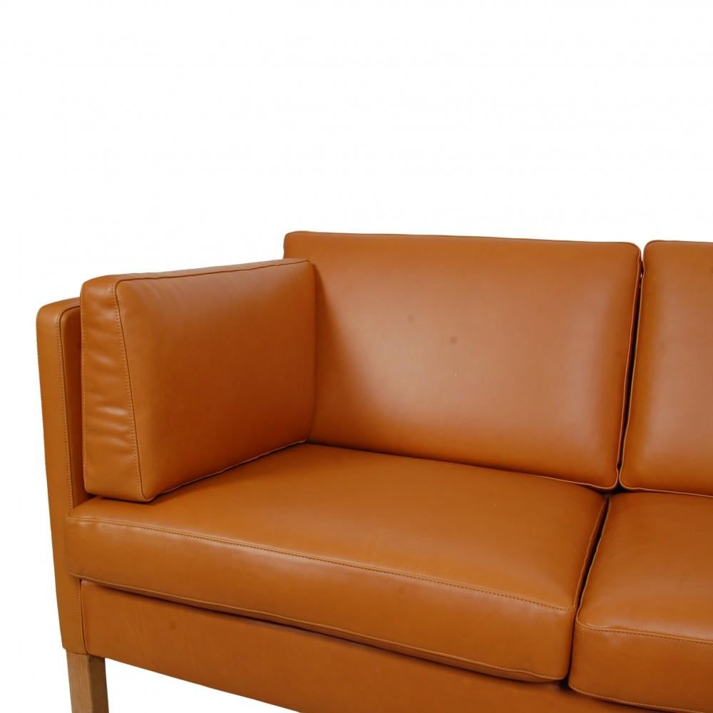 Børge Mogensen 2442, 2, Seater Sofa Reupholstered in Cognac Anilin Leather In Good Condition In Herlev, 84