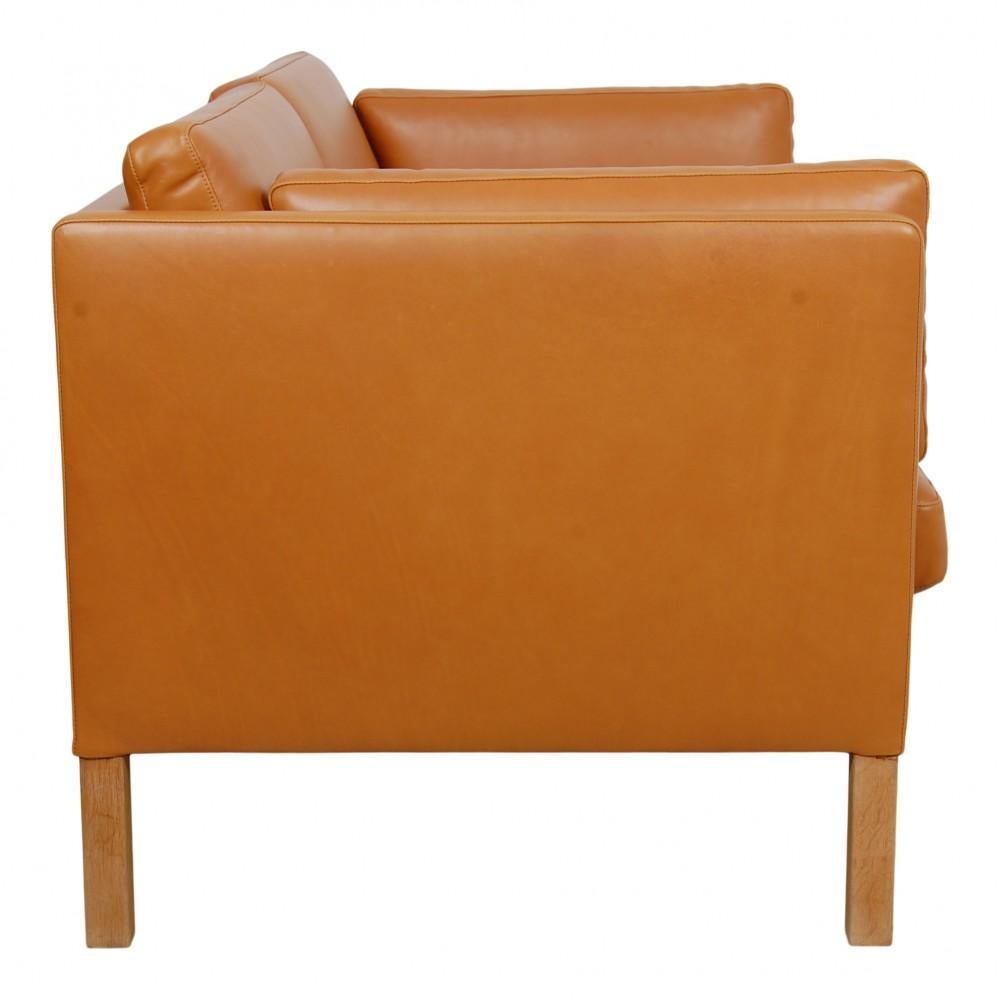 Børge Mogensen 2442, 2, Seater Sofa Reupholstered in Cognac Anilin Leather For Sale 3
