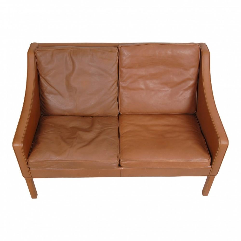 Børge Mogensen 2-seater sofa model 2208 in original patinated brown leather from the 80s. The sofa has patina and color differences between the cushions.