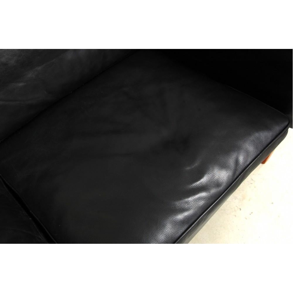 Børge Mogensen 3 Seater Sofa 2213 in Patinated Black Leather For Sale 2
