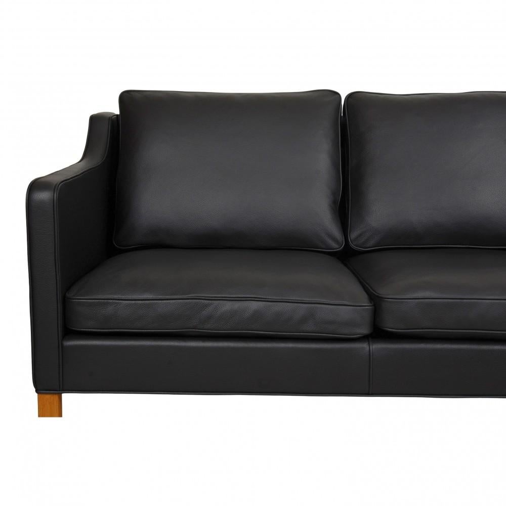 Scandinavian Modern Børge Mogensen 3pers Sofa 2323 Newly Upholstered with Black Bison Leather For Sale