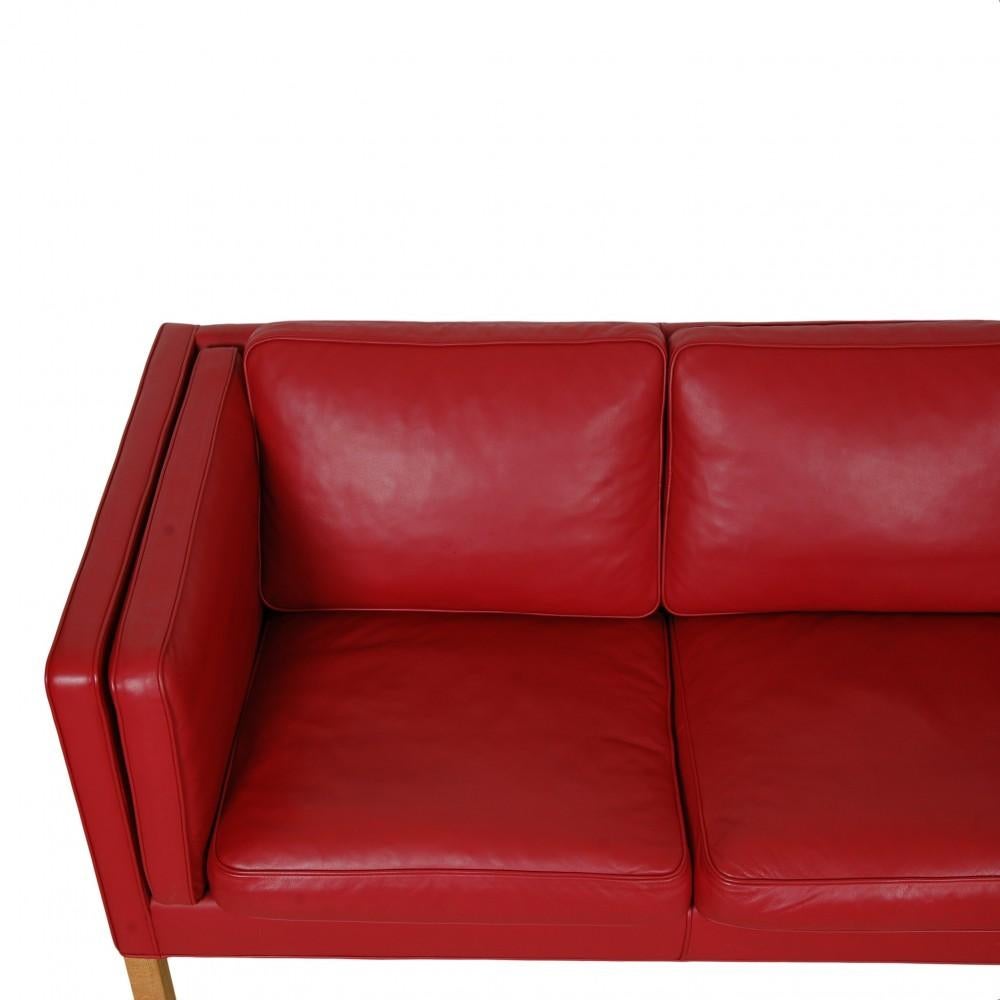 Scandinavian Modern Børge Mogensen 3.Pers Sofa 2333 in Red Leather For Sale