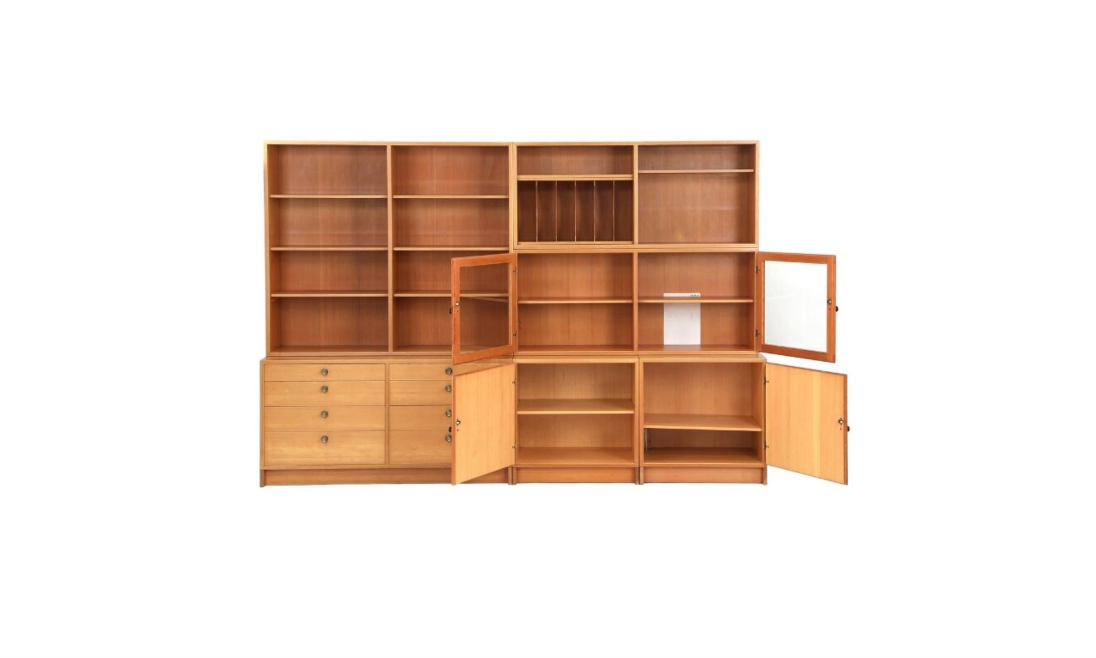 Scandinavian Modern Børge Mogensen 4 Paneled Shelving and Storage Cabinet in Wood and Glass For Sale