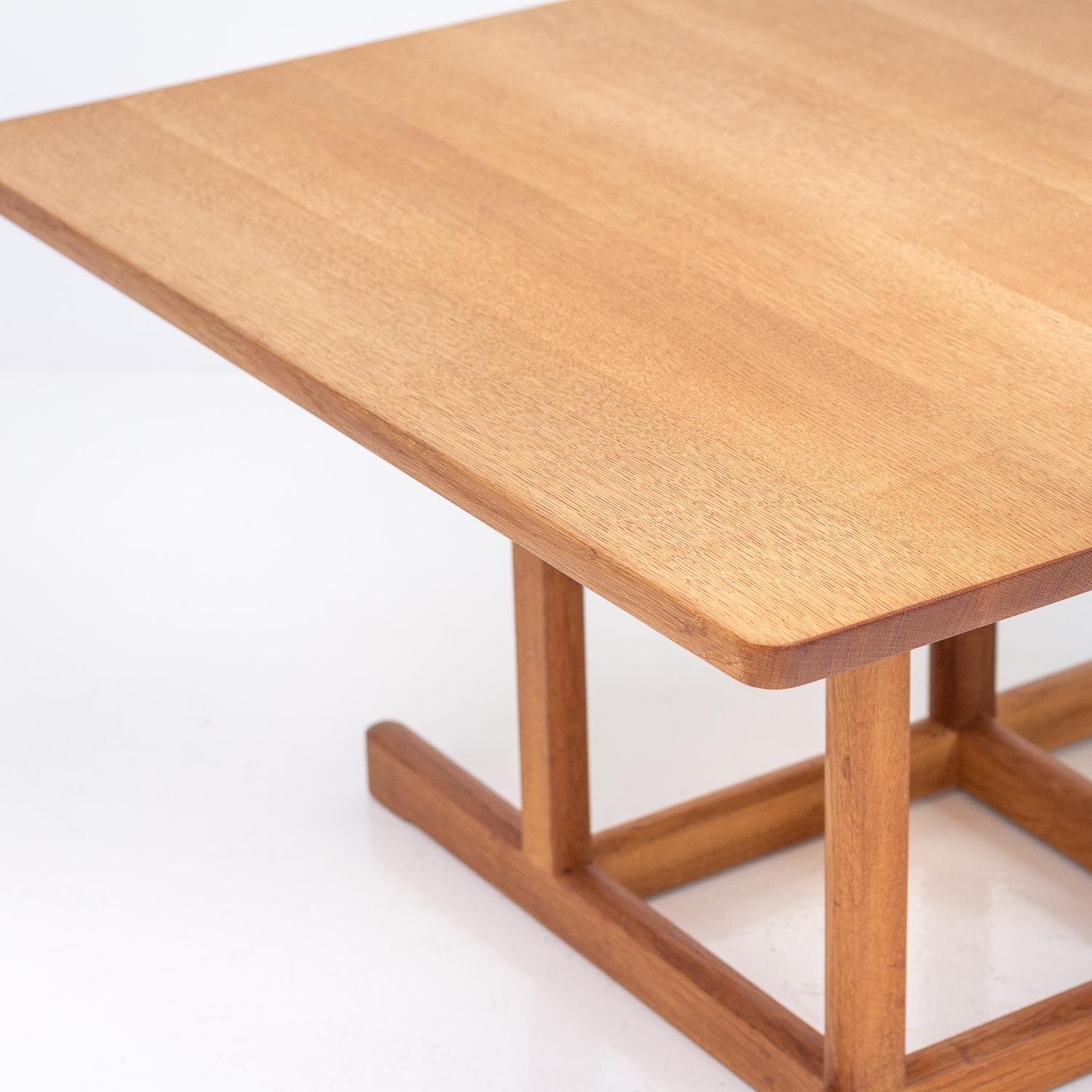 Børge Mogensen 5217 Solid Oak Coffee Table In Good Condition In Berkhamsted, GB