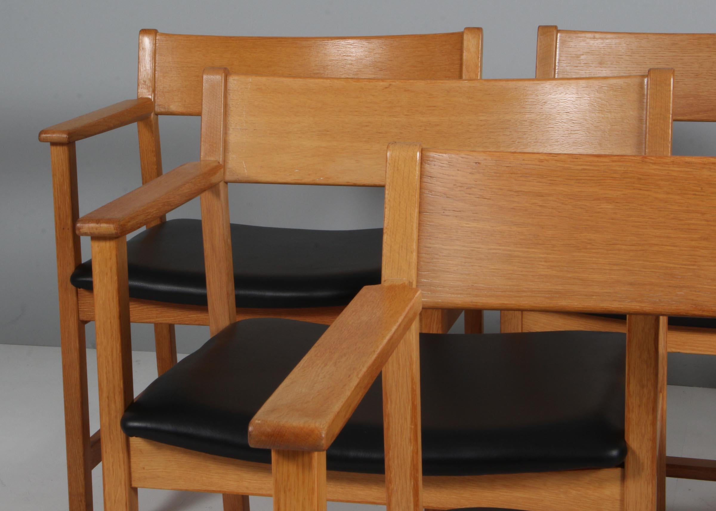 Scandinavian Modern Børge Mogensen Armchair, Fredericia Furniture, oak and leather For Sale
