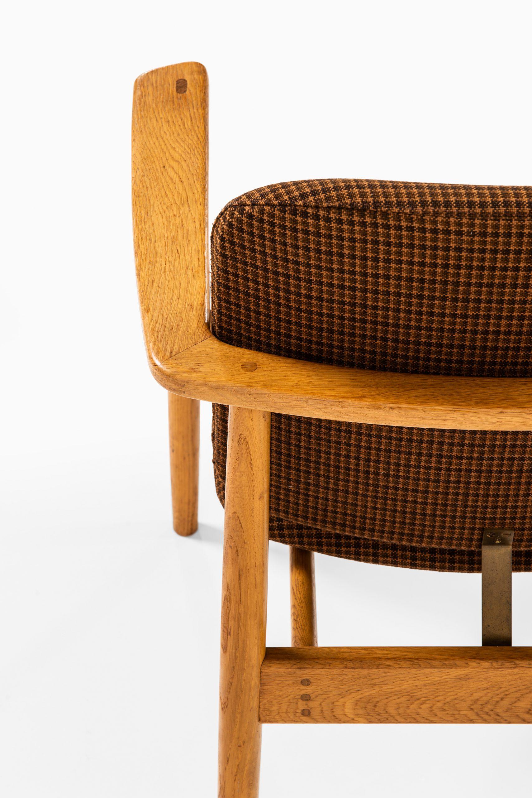 Rare armchair designed by Børge Mogensen. Produced by Søborg Møbelfabrik in Denmark.