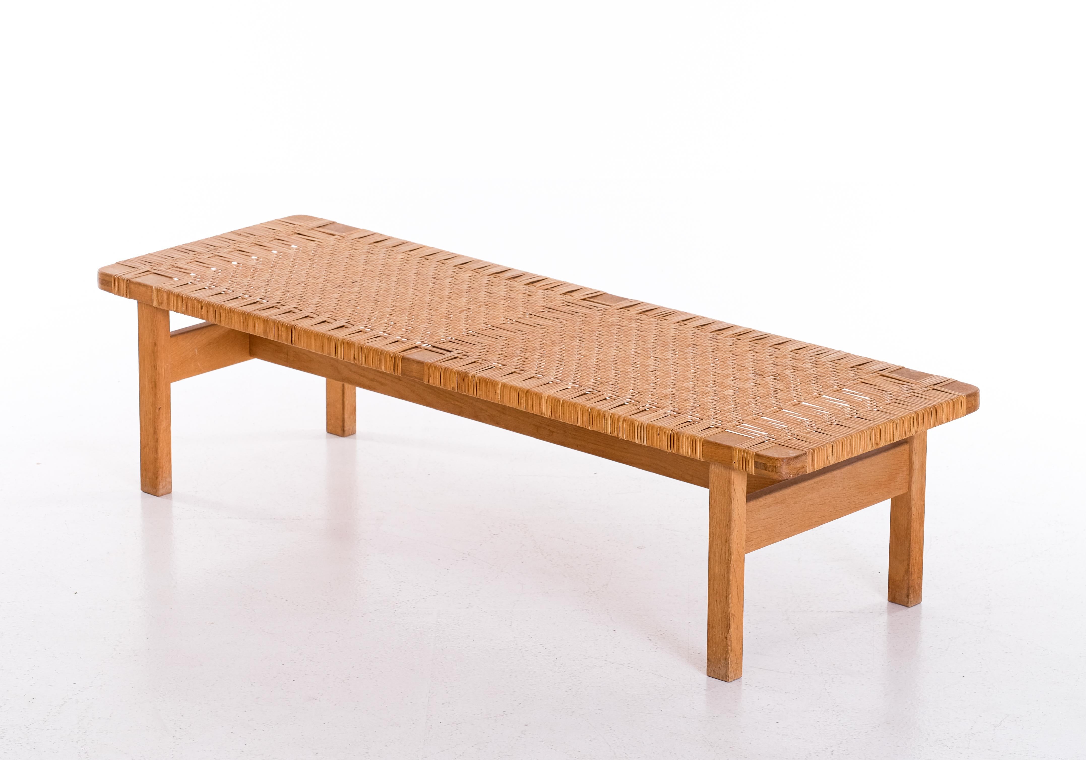 Børge Mogensen Bench / Coffee Table by Fredericia, Denmark, 1960s In Good Condition For Sale In Stockholm, SE