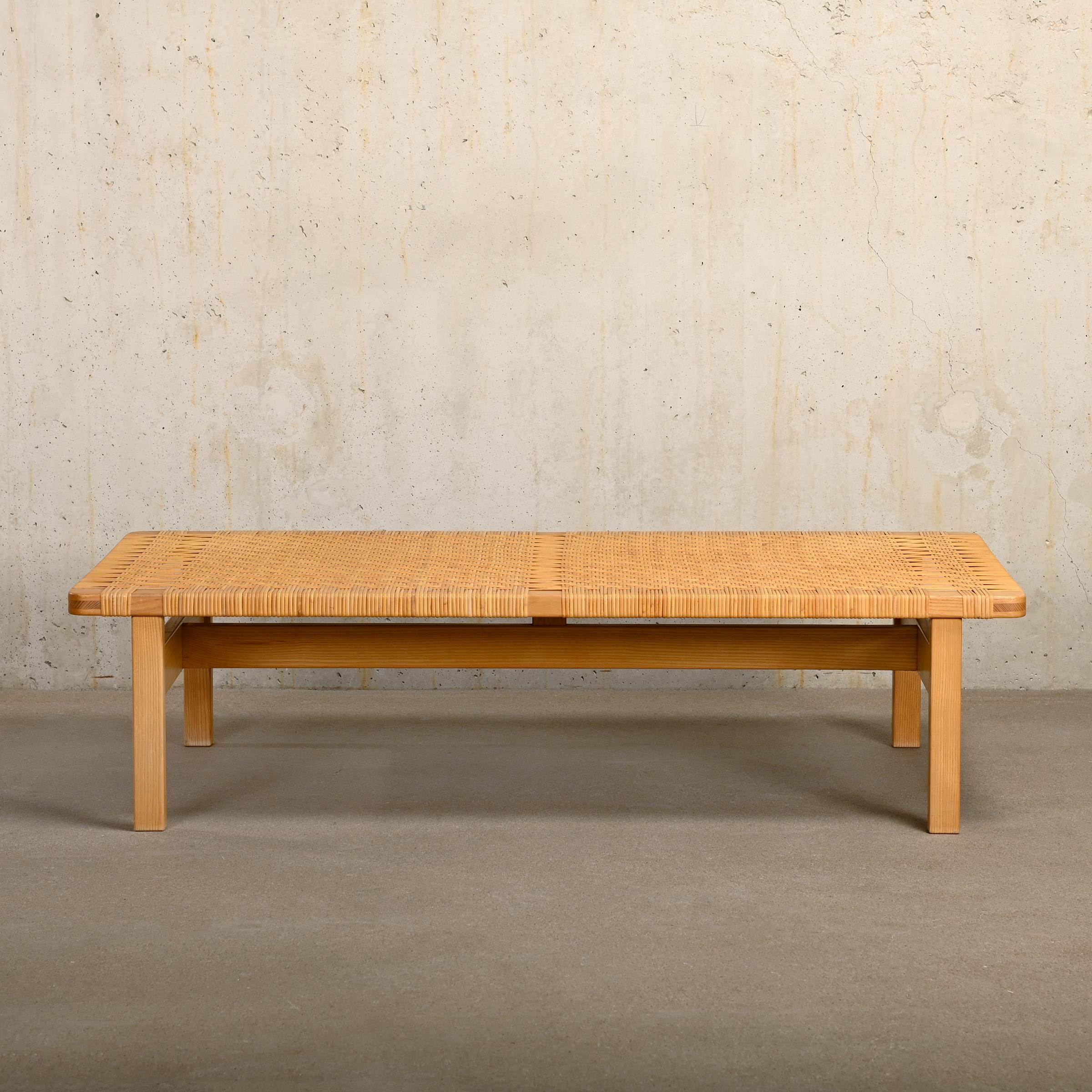 Scandinavian Modern Børge Mogensen Bench or Coffee Table Model 5275 in Oak and Cane for Fredericia For Sale