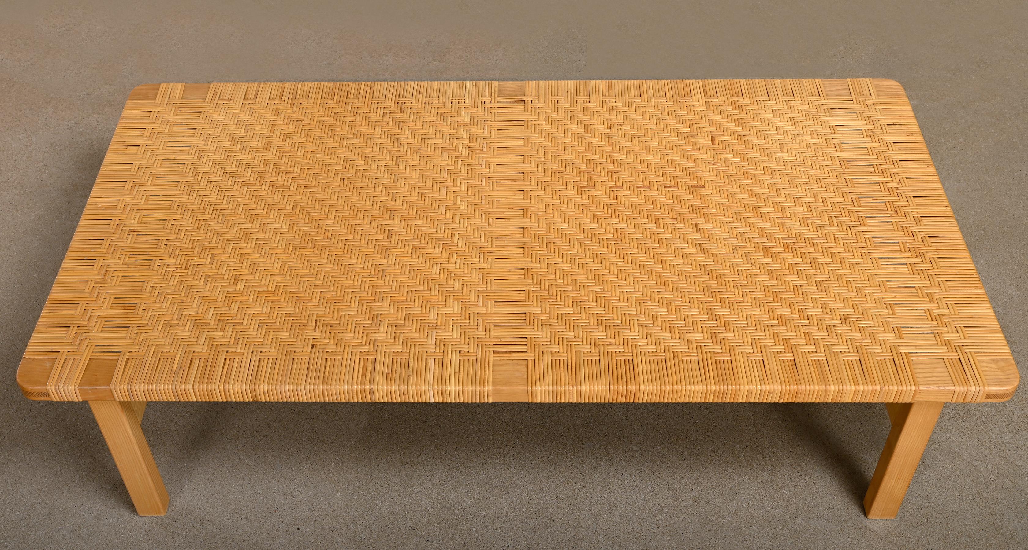 Hand-Woven Børge Mogensen Bench or Coffee Table Model 5275 in Oak and Cane for Fredericia For Sale