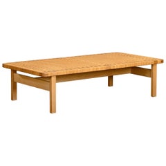 Banco o mesa baja Børge Mogensen modelo 5275 de roble y caña para Fredericia